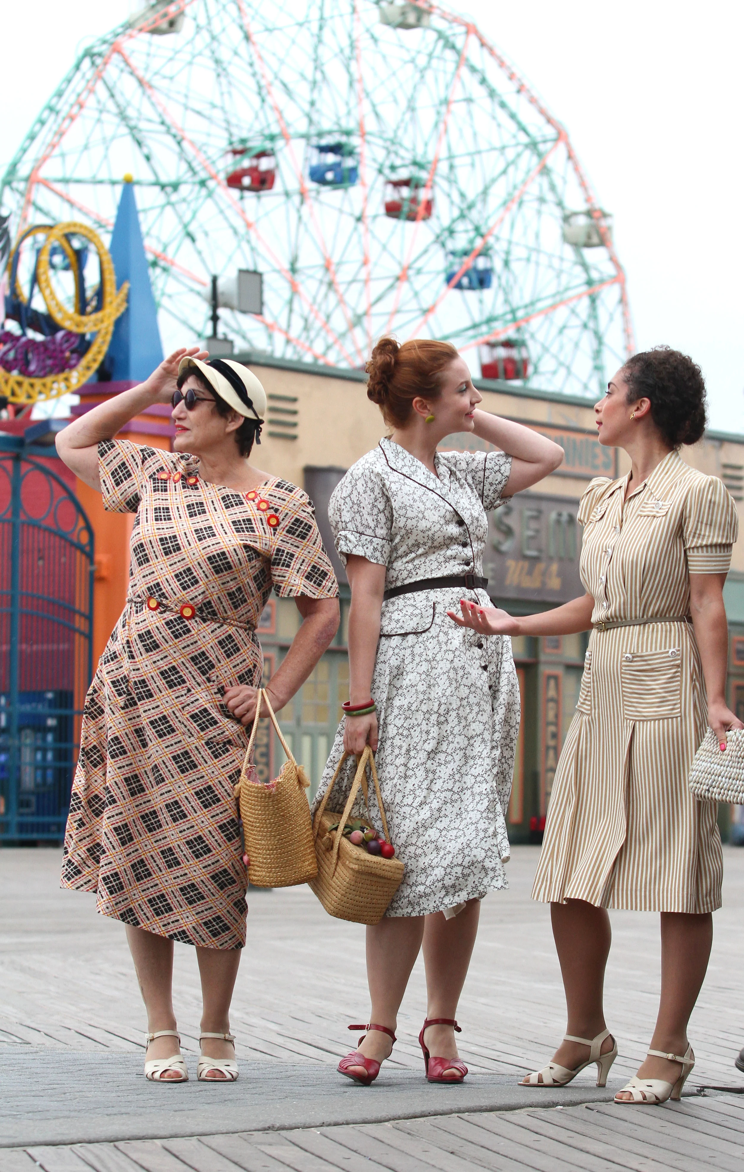 WONDERWHEEL SET PAP 2.JPG