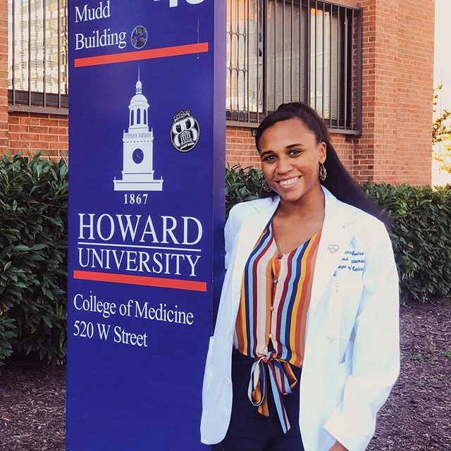 โI have always wanted to be just like my oldest brother, Jason, an HUCM Alum. My journey led me to JMU as a pre-med major but failure to establish good studying habits, I changed my career path to the PA route (little did I know PA route is just as competitive). It was not until working at a medical scribe in the ER and after numerous shadowing shifts with PAs in different fields did I realize that PA, although critical to the healthcare team, was not the route that would fulfill me in the long run. I fell in love with the complexity of patient care and the leadership role of being a physician. I then enrolled in the GeorgeSquared Advanced Biomedical Sciences Certificate Program where I was able to learn how to study efficiently, better manage my time, and was honored to take on a role as a class representative. I gained confidence not only in my academic capabilities but also in my confidence as a leader. All of these experiences have lead me here to HUCM where my brother Jason graduated a little over 10 years ago. I am so grateful for my journey and cannot wait to see the amount of self-growth over the next few years.โโฃ
โฃ
โฃ
๐๐ ๐ฒ๐จ๐ฎ ๐ก๐๐ฏ๐ ๐๐ง ๐ข๐๐๐, ๐ฐ๐ก๐๐ญ ๐๐ซ๐๐ ๐จ๐ ๐ฆ๐๐๐ข๐๐ข๐ง๐ ๐๐ซ๐ ๐ฒ๐จ๐ฎ ๐ข๐ง๐ญ๐๐ซ๐๐ฌ๐ญ๐๐ ๐ข๐ง ๐ฉ๐ซ๐๐๐ญ๐ข๐๐ข๐ง๐ ?โฃโฃ
I am most interested in EM but I am open to other specialities including surgery and critical careโฃ
โฃโฃ
๐๐ฎ๐ญ๐ฌ๐ข๐๐ ๐จ๐ ๐ฆ๐๐๐ข๐๐ข๐ง๐, ๐ฐ๐ก๐๐ญ ๐๐จ ๐ฒ๐จ๐ฎ ๐ฅ๐ข๐ค๐ ๐๐จ๐ข๐ง๐ ?โฃโฃ
Playing and watching sports, spending time with family, friends, and my dog Batman, food (both eating, cooking, and watching videos), and hikingโฃ
โฃ
๐ช๐ก๐๐ญโ๐ฌ ๐จ๐ง๐ ๐๐ฎ๐ง ๐๐๐๐ญ ๐๐๐จ๐ฎ๐ญ ๐ฒ๐จ๐ฎ ๐ญ๐ก๐๐ญ ๐ฒ๐จ๐ฎ ๐ฐ๐๐ง๐ญ ๐๐ฏ๐๐ซ๐ฒ๐จ๐ง๐ ๐ญ๐จ ๐ค๐ง๐จ๐ฐ?โฃโฃ
My club basketball team at JMU won the National Championships my senior yearโฃ
โฃ
โฃโฃ
โฃ
โฃโฃ
๐๐๐๐ ๐๐๐๐ ๐๐ญ๐ฎ๐๐๐ง๐ญ ๐๐ฉ๐จ๐ญ๐ฅ๐ข๐ ๐ก๐ญ: โฃโฃ
Jessica Andreโฃ
โฃ
๐๐จ๐ฆ๐๐ญ๐จ๐ฐ๐ง: โฃโฃ
Centreville, VAโฃ
โฃโฃ
๐๐๐ฎ๐๐๐ญ๐ข๐จ๐ง: โฃโฃ
James Madison University โ14
