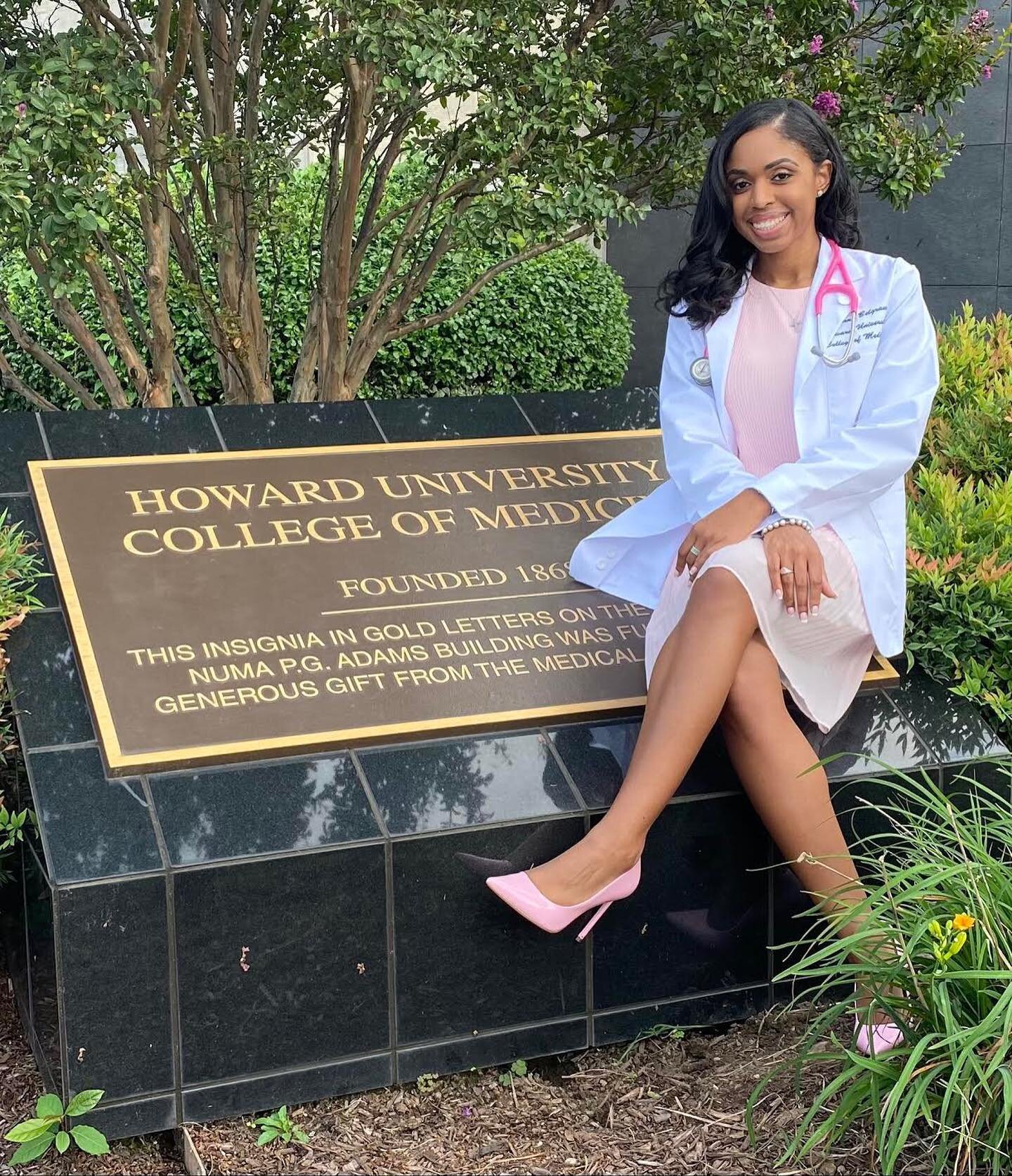 ✨ STUDENT SPOTLIGHT ✨

Name: Brianna Belgrave - Admissions Committee Representative 

Hometown: West Orange, NJ

College/Education: Rutgers University BS in Public Health, George Washington University Masters of Public Health 

Specialty of Interest: