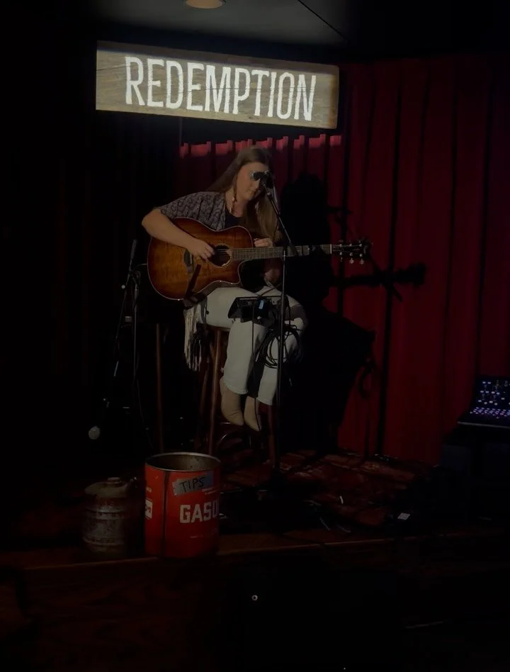 There&rsquo;s plenty of redemption to go around 🖤
Makayla was invited to perform for the opening weekend of Ashley McBryde&rsquo;s @redemptiononbroadway! Broadway&rsquo;s first NA forward bar, Redemption is inspired by McBryde&rsquo;s personal path 