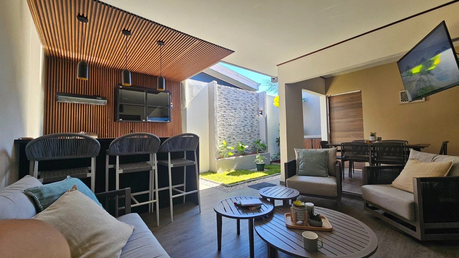 Cocinas exteriores en terrazas en Costa Rica: diseño, costos y cómo hacerla bien desde el inicio