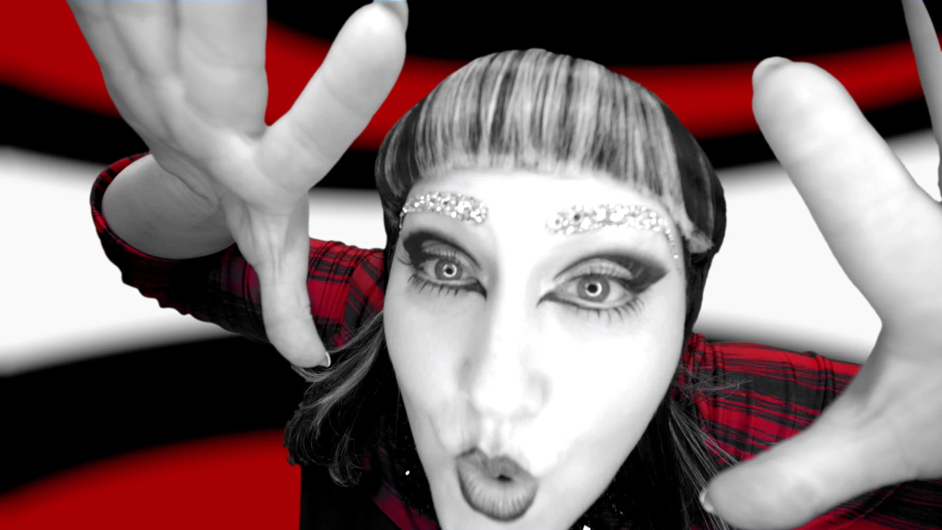 R_Holtom_Gossip_Video_05.jpg