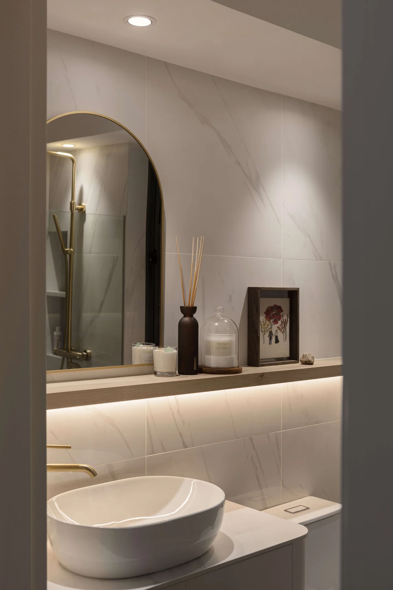 Stunning Bathroom Mirror Trends in Singapore for 2025 — Lemonfridge Studio