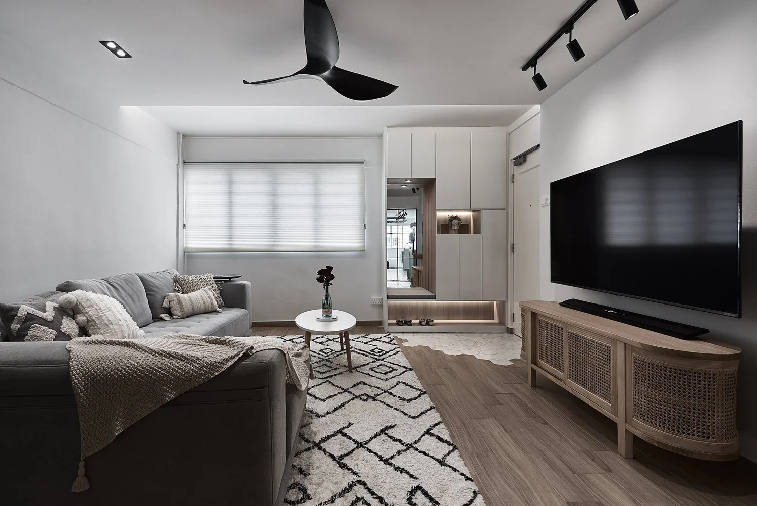 Luxury in Simplicity: 2024 High-End Minimalist Design Trends