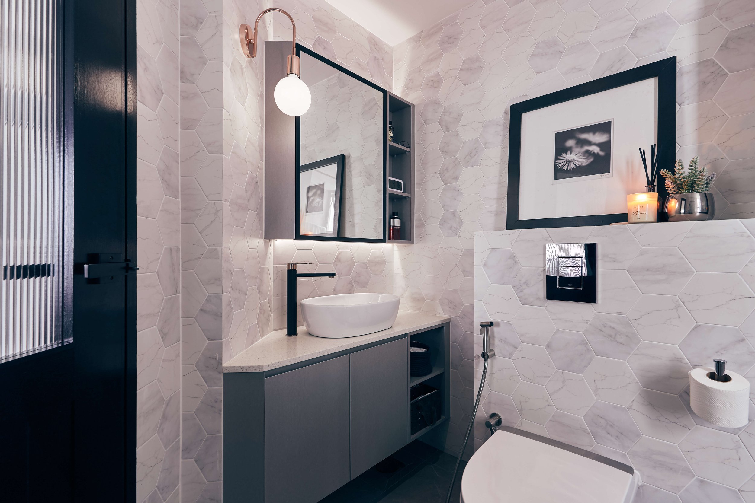 https://images.squarespace-cdn.com/content/v1/579f7a4b414fb56dff13bc9f/a2e65822-b6e0-4b06-ace3-63d345820829/sleek-modern-bathroom-design-singapore.jpg