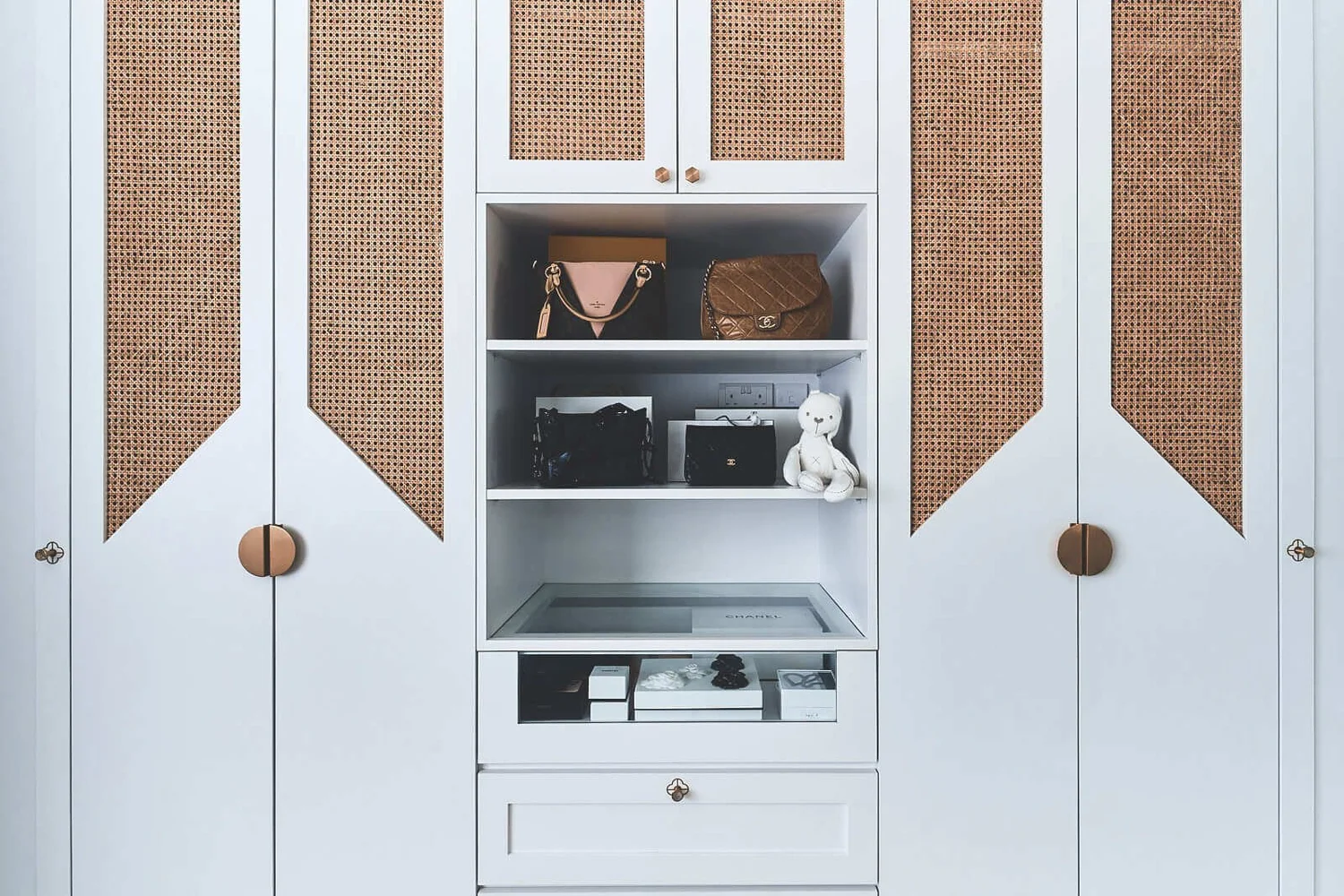 Top Wardrobe Trends in Singapore: Design Tips for 2025 — Lemonfridge Studio