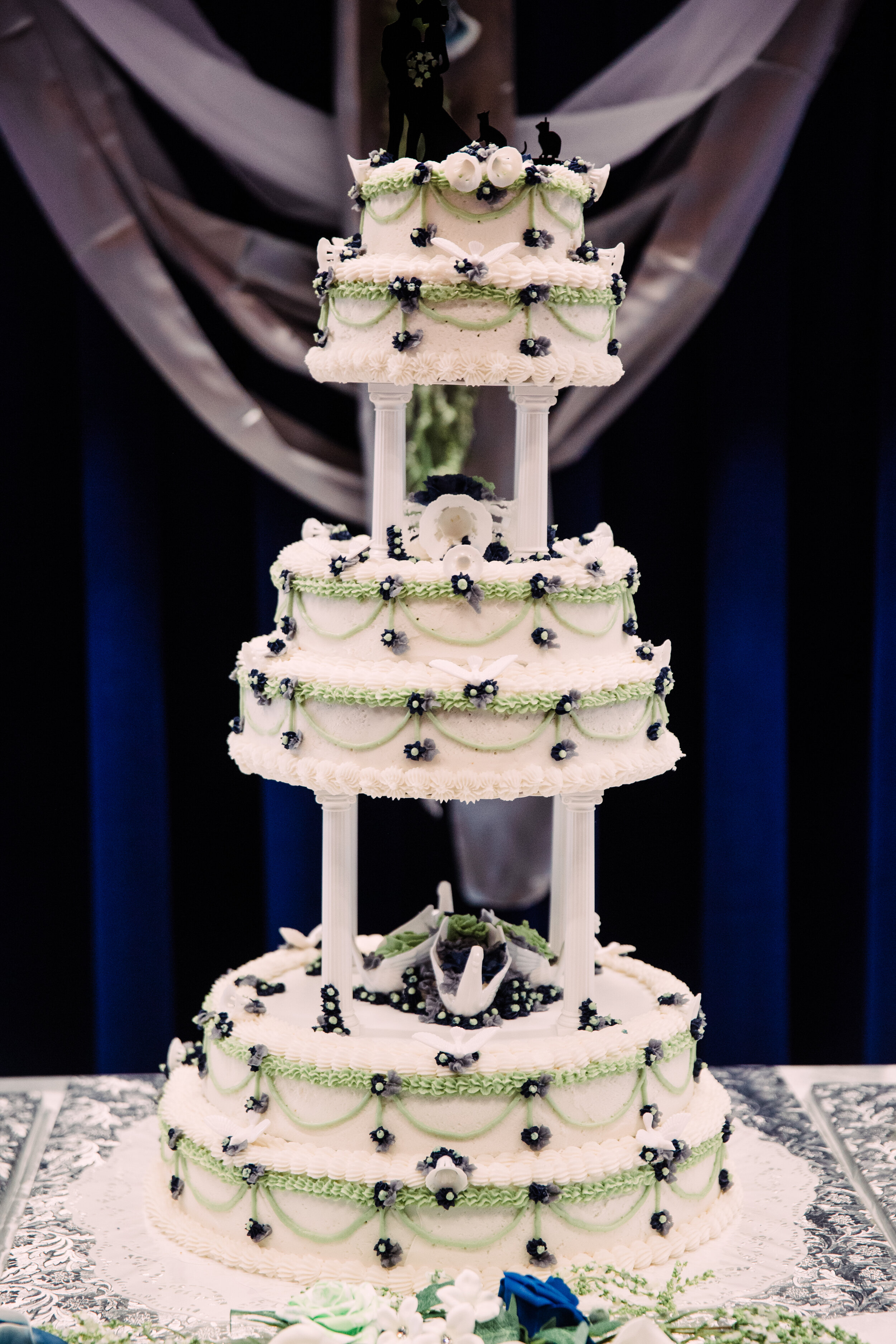 luxury wedding cake Sacramento