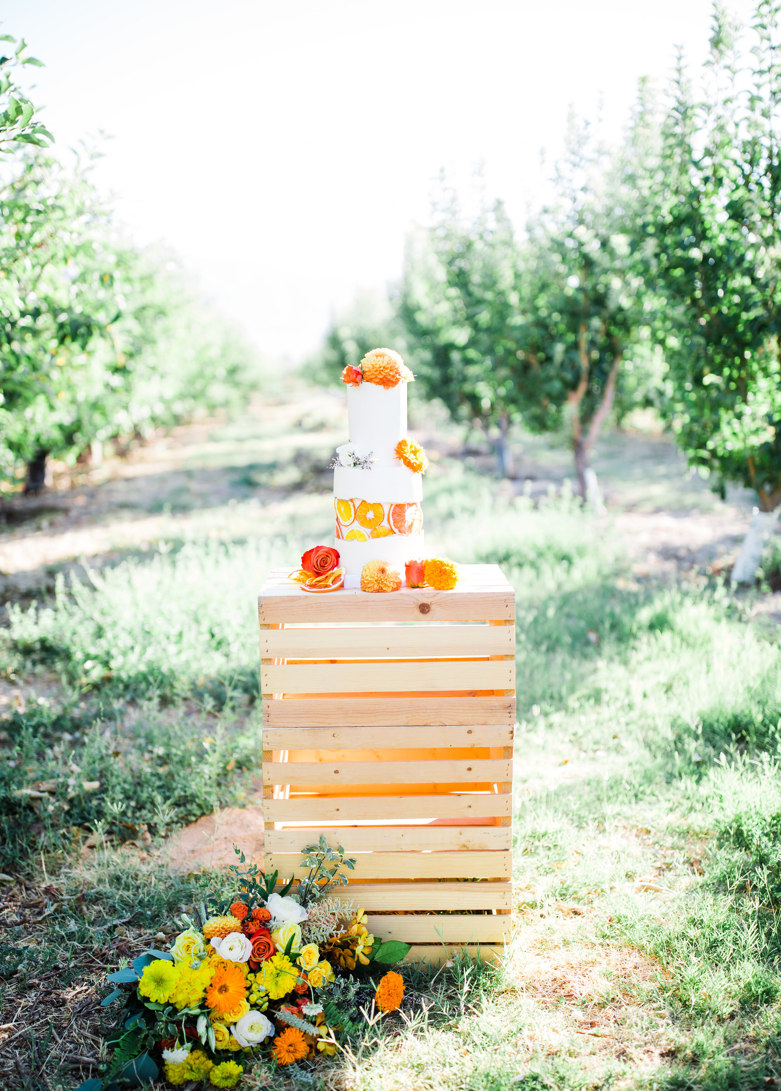 citrus wedding cake inspiration