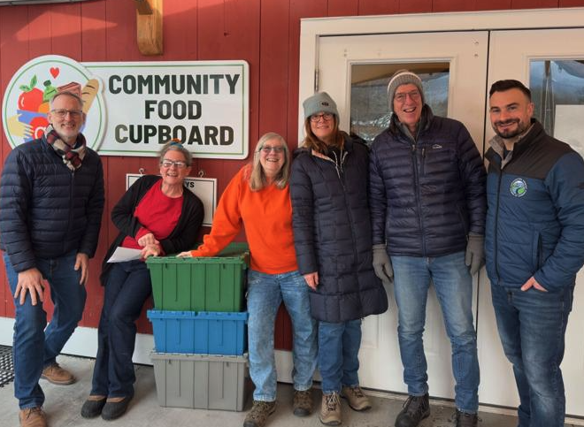 Shires Holiday Inn Tours raise over $6,400 for local food programs