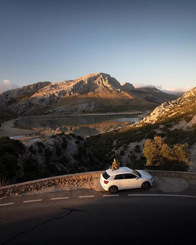 Early mornings on Mallorca&rsquo;s Serra de Tramuntana with @fruppi. The island of Majorca is absolutely insane. The way in which nature crams so much beauty and splendor into such a small space never stopped to me amaze me during our 2 weeks there: 