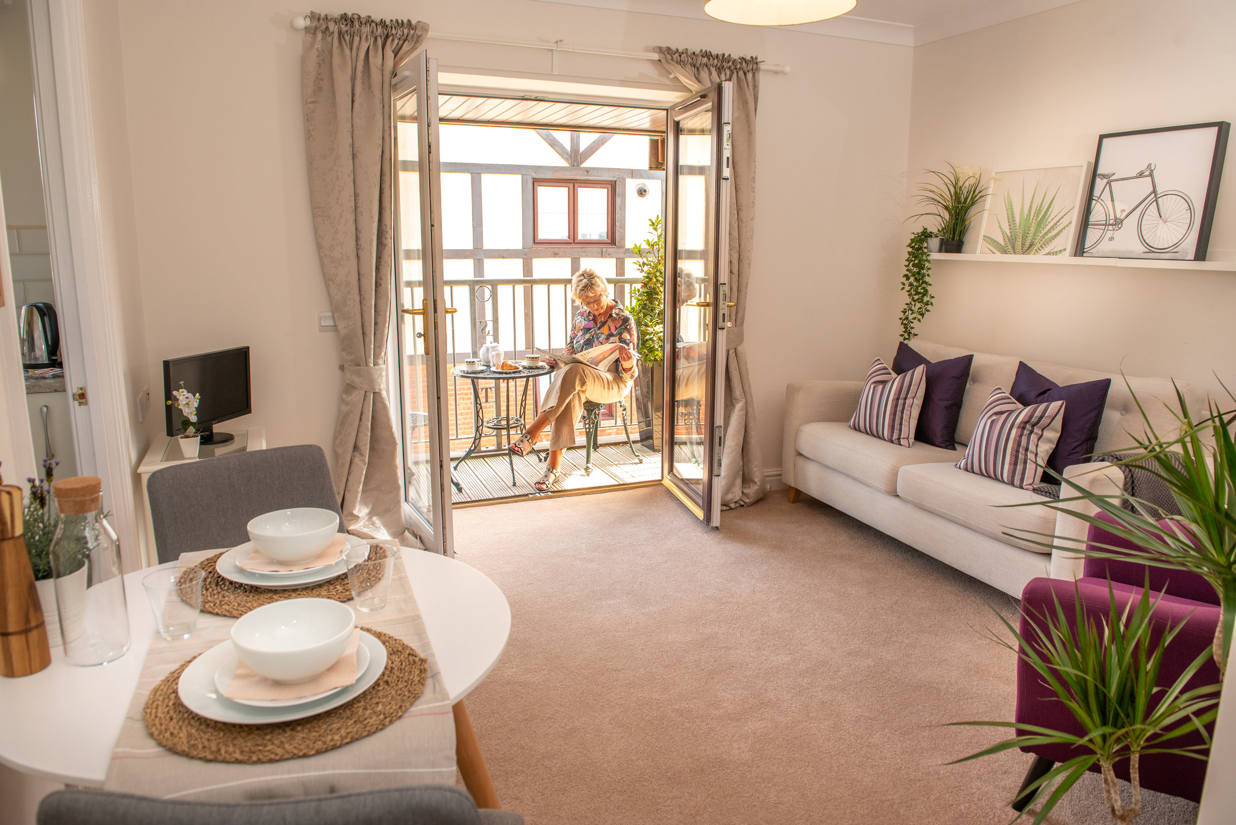 A Sunny Home at Westbury Fields