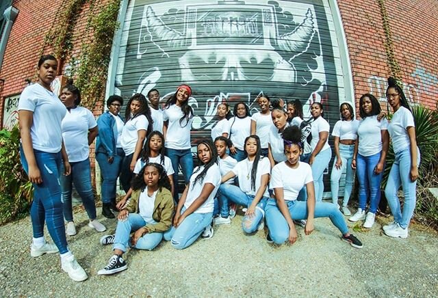 WE ARE DSC!
&bull;
&bull;
&bull;
Photo Credit: Fernando Lopez 
@fotografi.ando 
#Dancinggrounds #neworleans #gentrification #dancearoundnola #socialjustice #Nolateens #504 #Danceforsocialchange #Dsconthemove #Weareneworleans #dance #solastalgia #spea