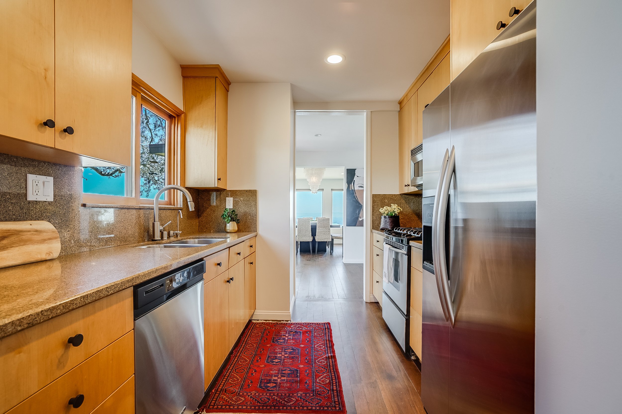 8912 Appian Way Kitchen.jpg