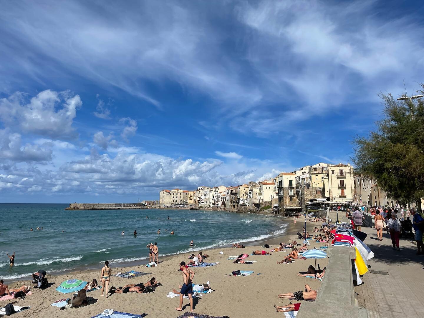 Our driver hauled ass through a billion tunnels to #cefal&ugrave; where a beer was more than necessary! Shortly after lunch, to our delight, he pulled up to a beautiful hotel #villaigiea 
The stunning murals, grounds, &amp; history (#princessgrace #p