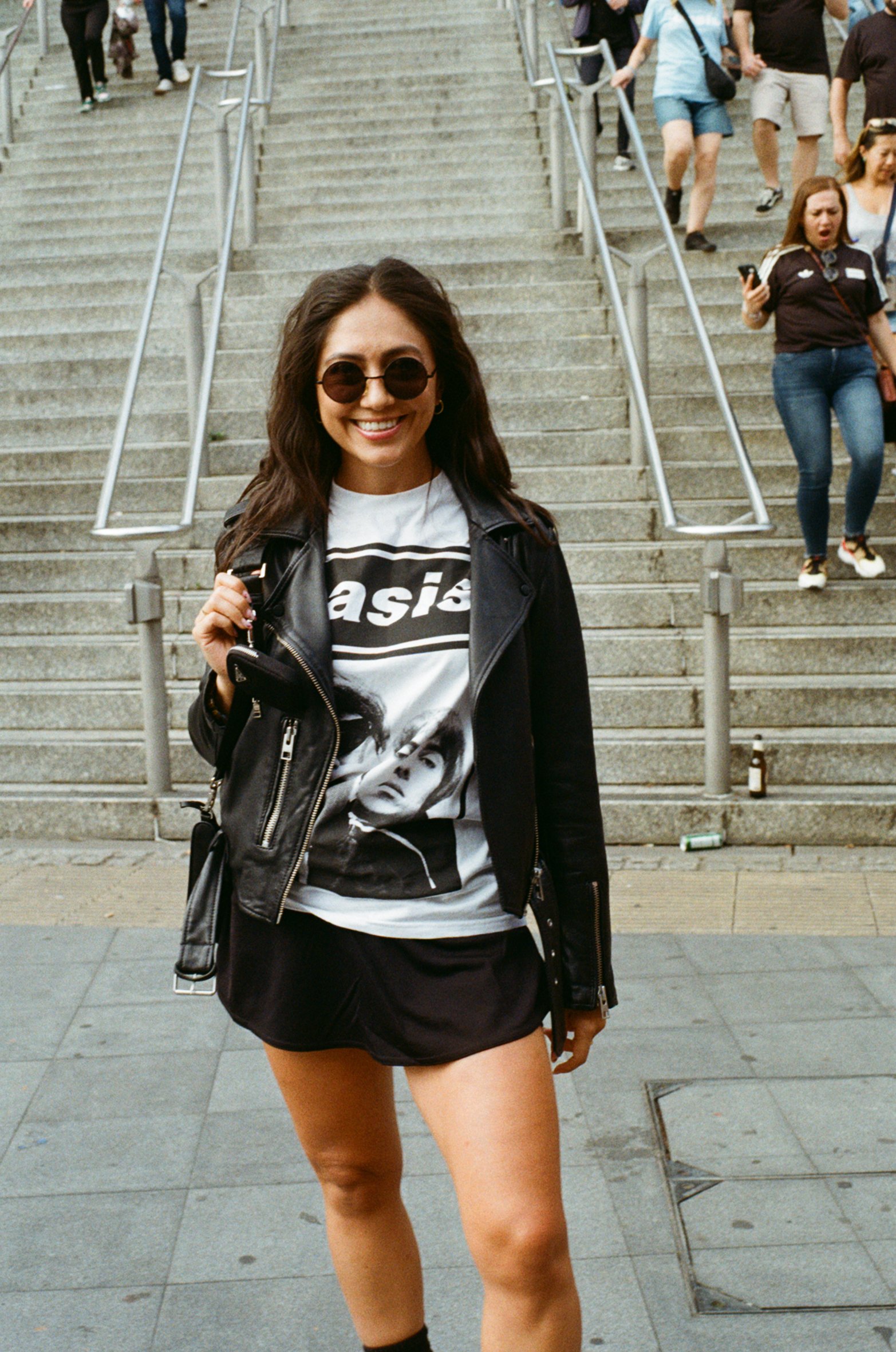 OASIS FANS_JULY-AUGUST_WEMBLEY_LONDON_LR-16.JPG