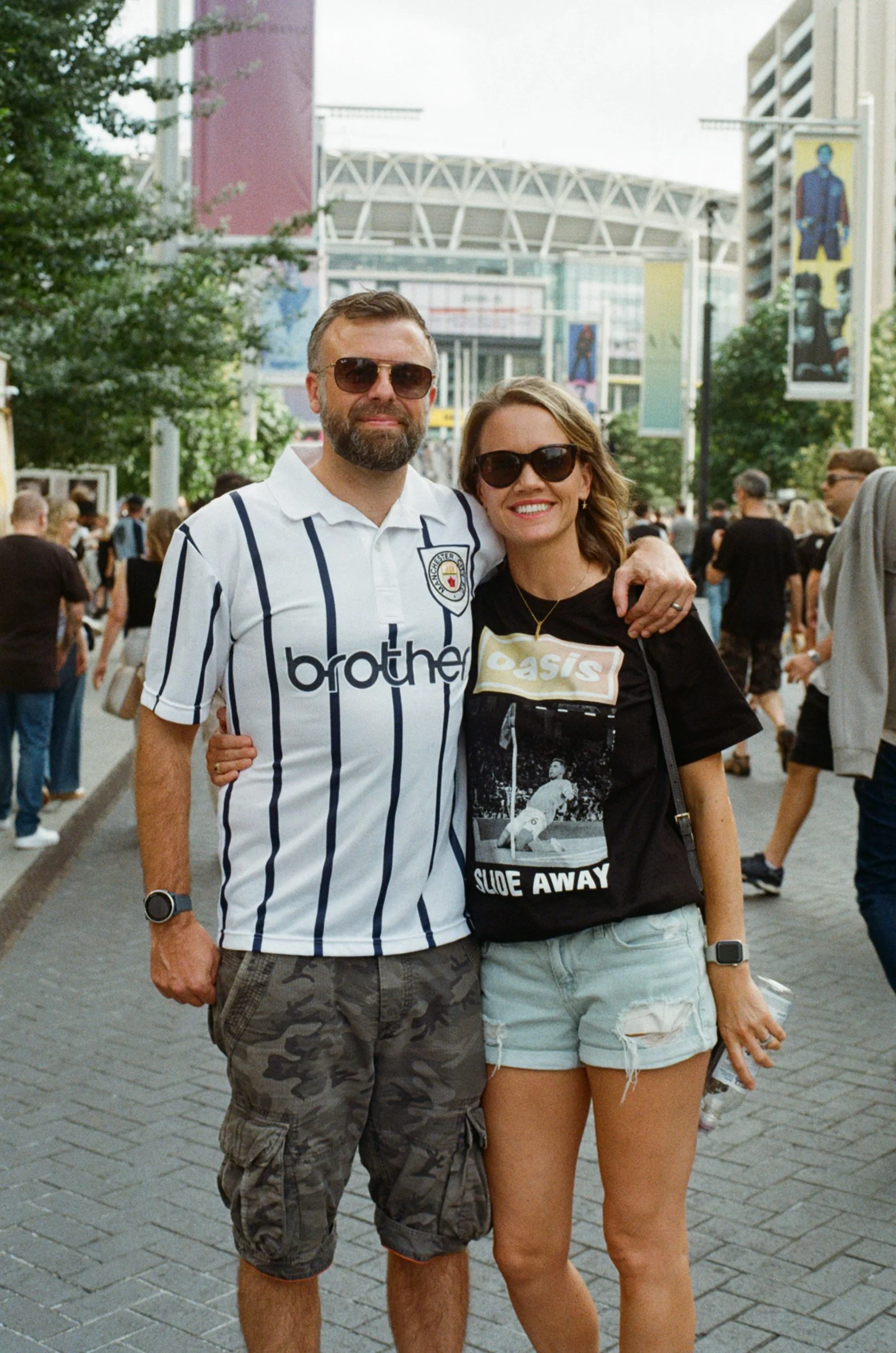 OASIS FANS_JULY-AUGUST_WEMBLEY_LONDON_LR-26.JPG