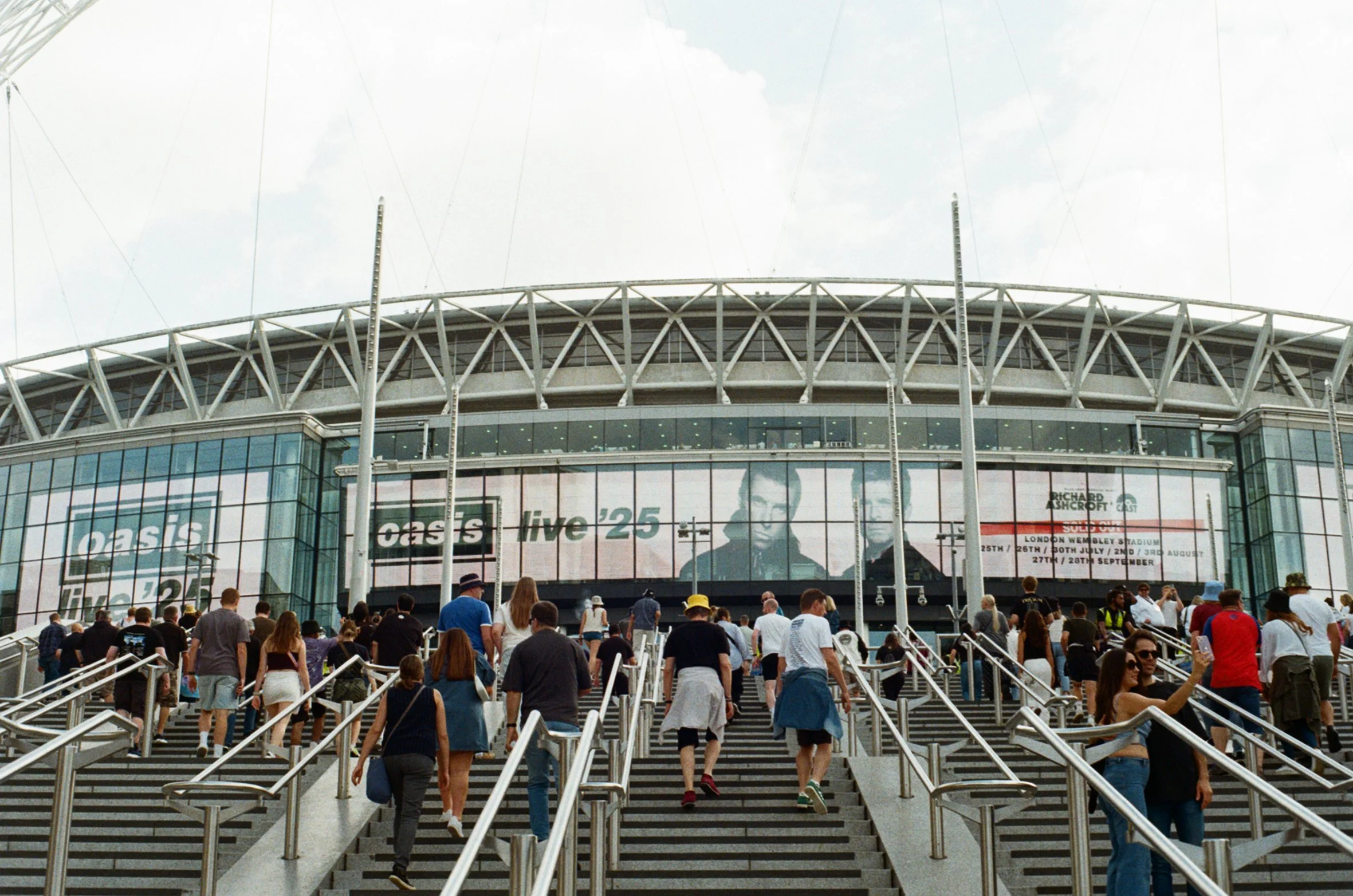 OASIS FANS_JULY-AUGUST_WEMBLEY_LONDON_LR-34.JPG