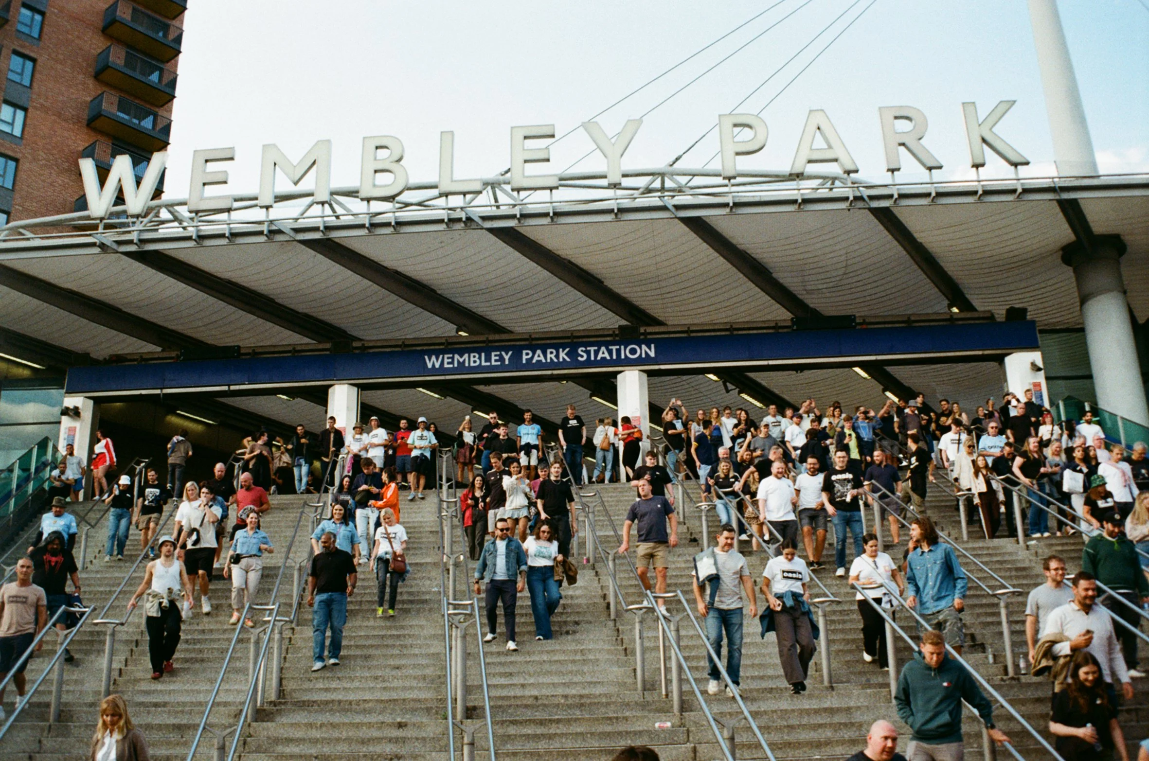 OASIS FANS_JULY-AUGUST_WEMBLEY_LONDON_LR-54.JPG
