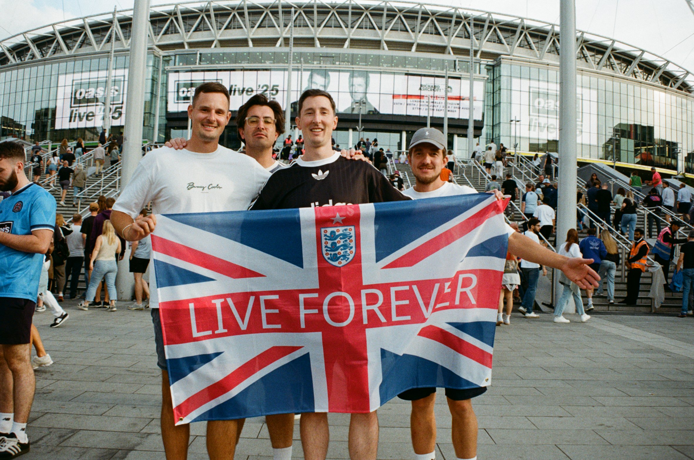 OASIS FANS_JULY-AUGUST_WEMBLEY_LONDON_LR-57.JPG