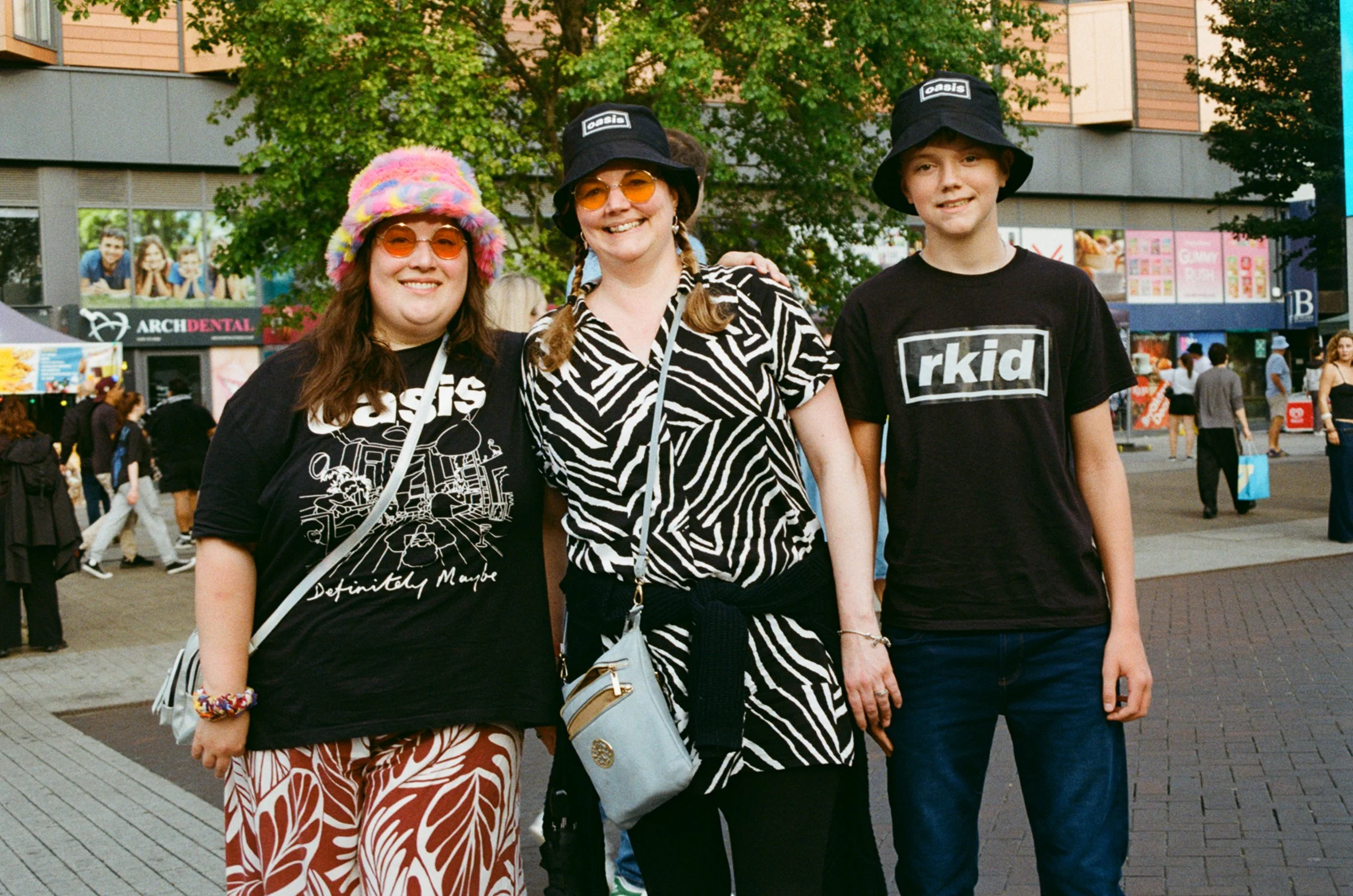 OASIS FANS_JULY-AUGUST_WEMBLEY_LONDON_LR-58.JPG