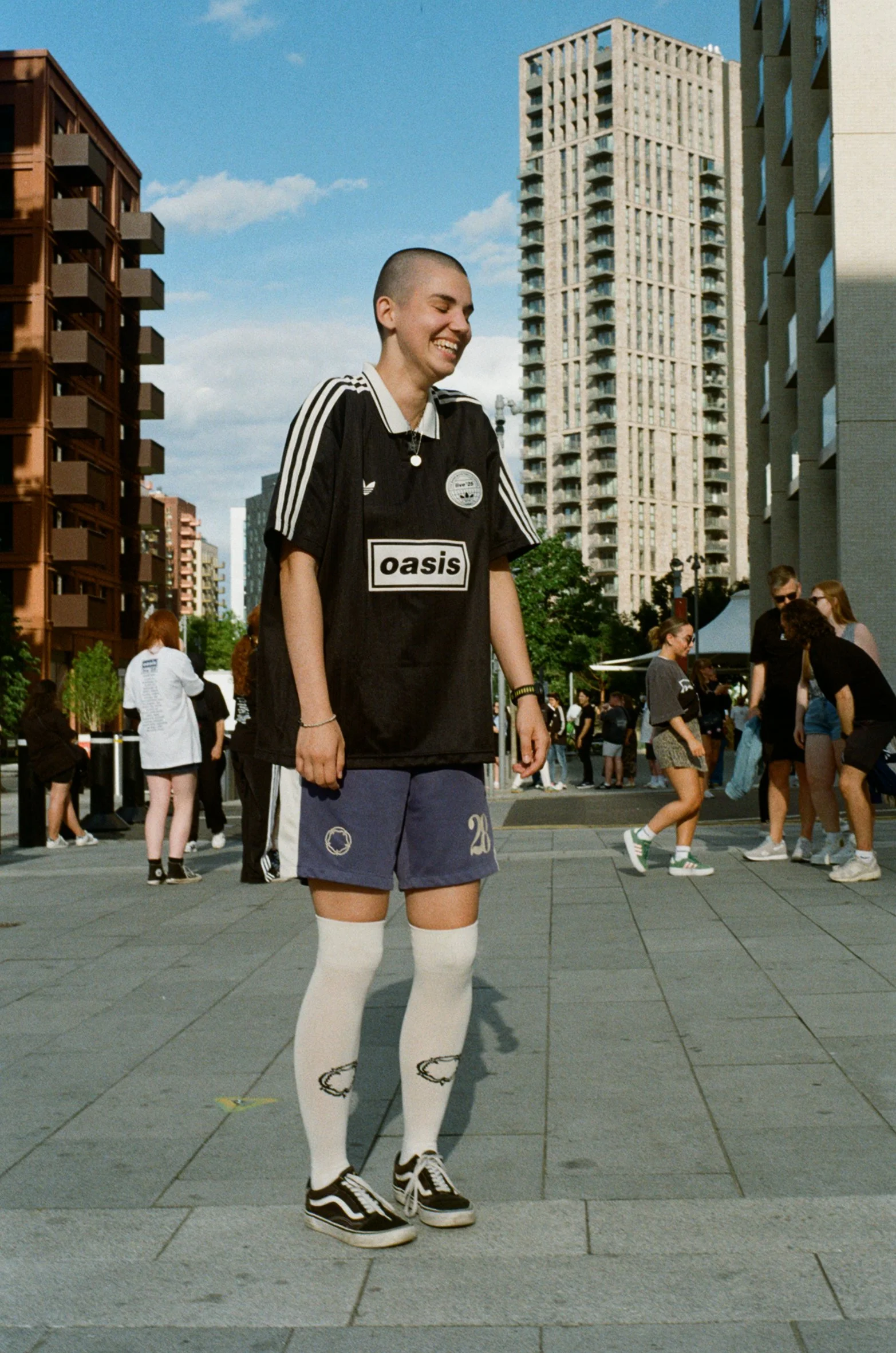 OASIS FANS_JULY-AUGUST_WEMBLEY_LONDON_LR-75.JPG