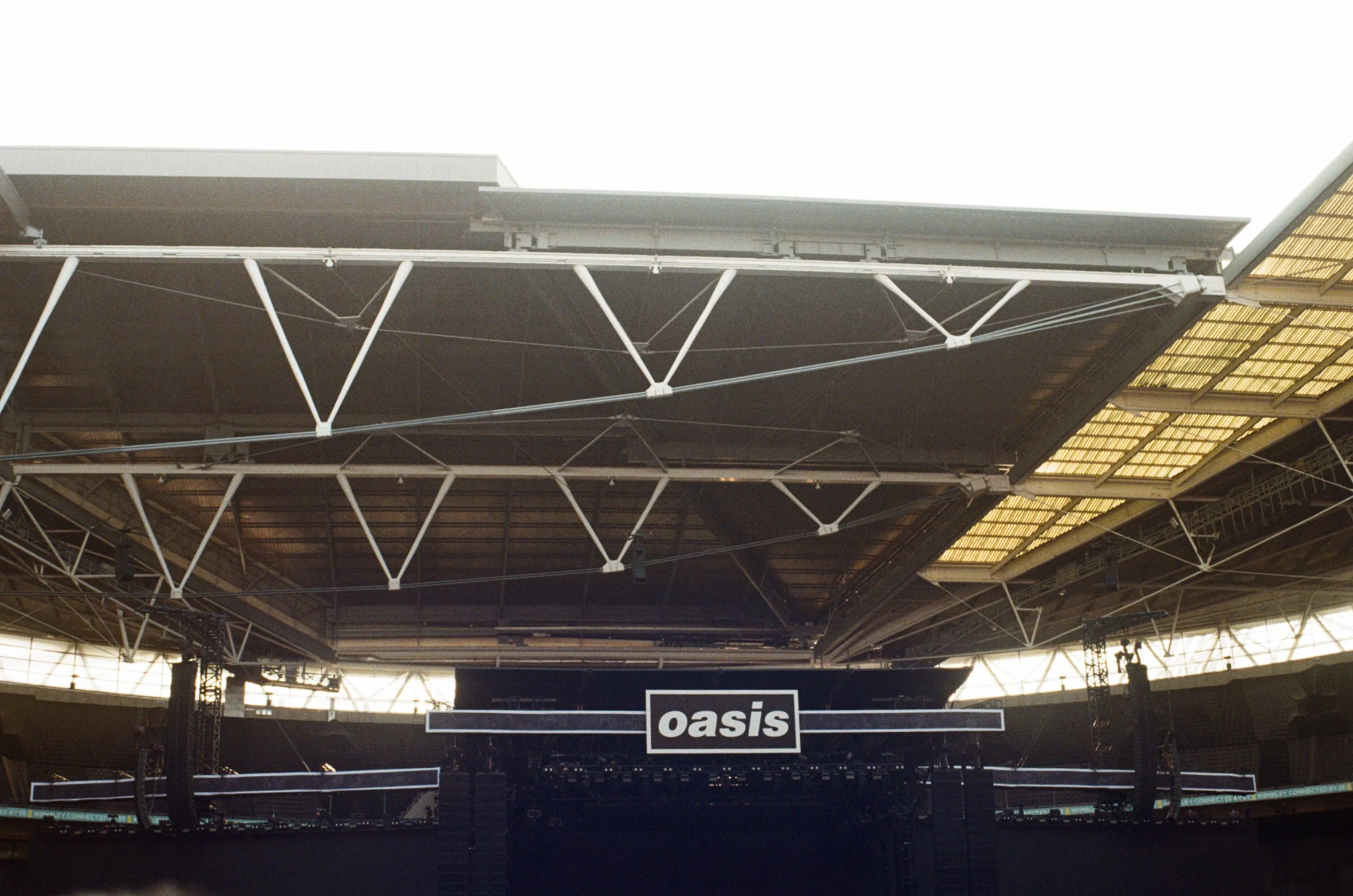 OASIS FANS_JULY-AUGUST_WEMBLEY_LONDON_LR-82.JPG