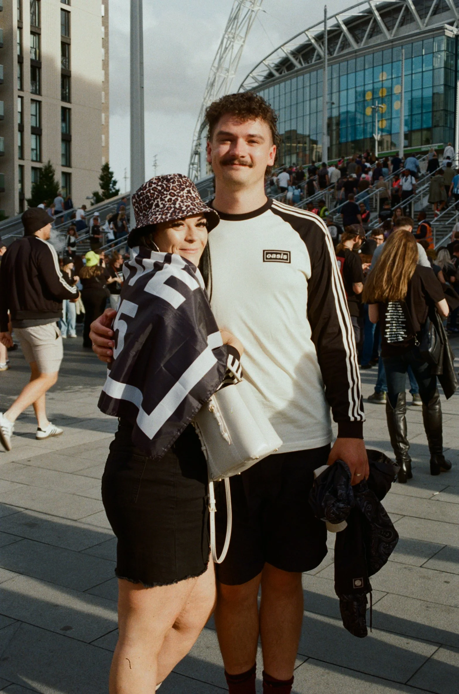 OASIS FANS_JULY-AUGUST_WEMBLEY_LONDON_LR-98.JPG