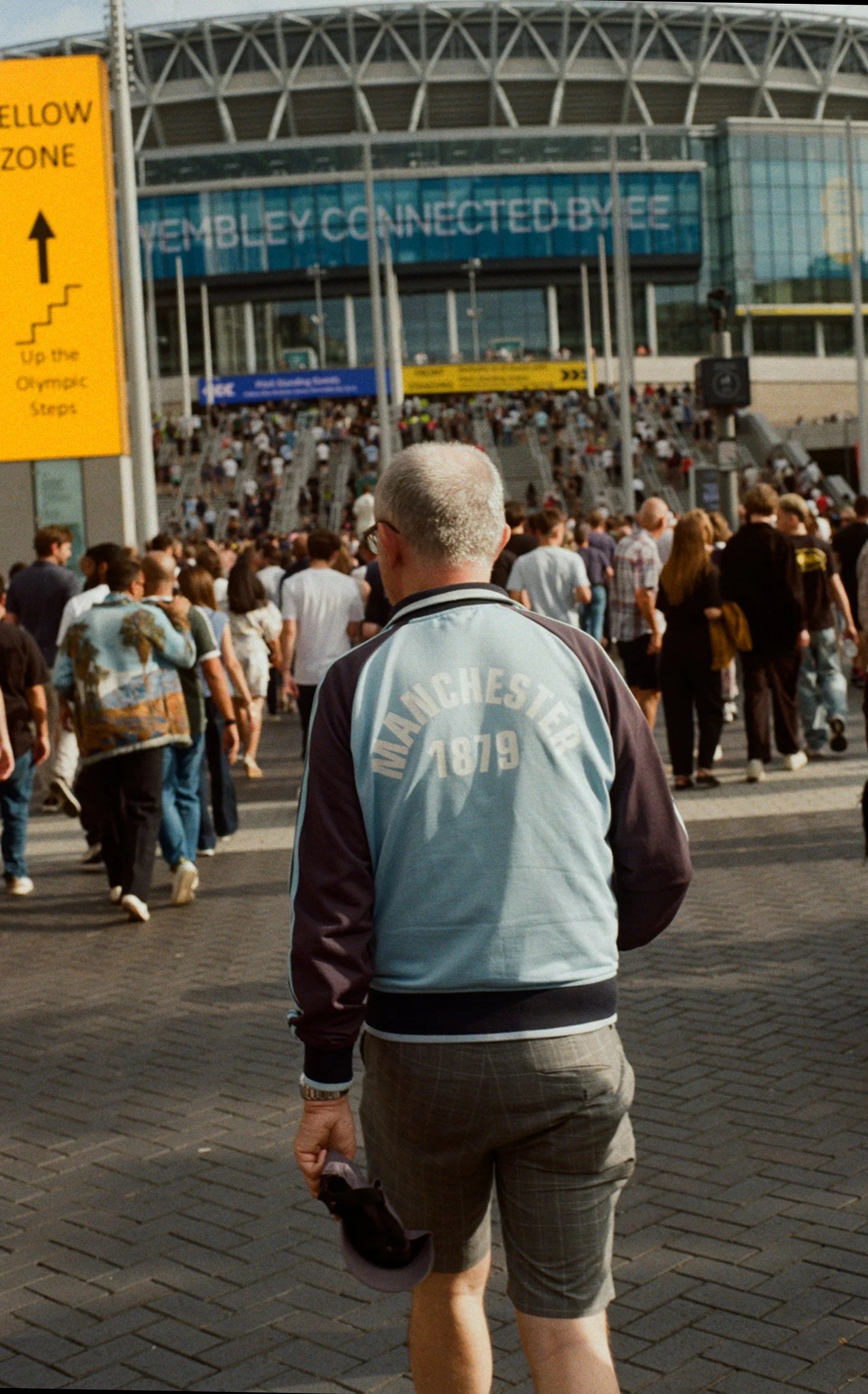 OASIS FANS_JULY-AUGUST_WEMBLEY_LONDON_LR-110.JPG