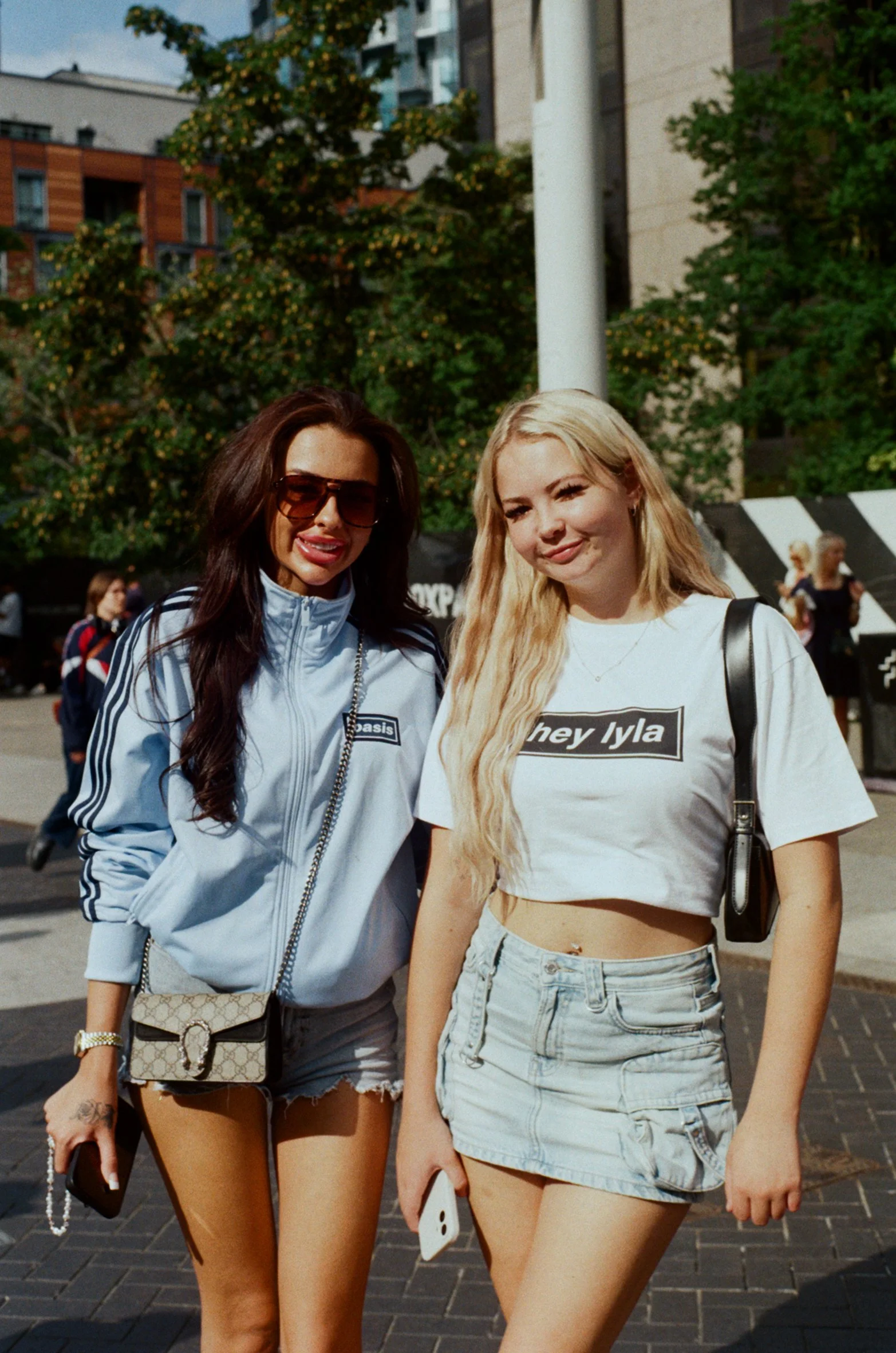 OASIS FANS_JULY-AUGUST_WEMBLEY_LONDON_LR-21.JPG