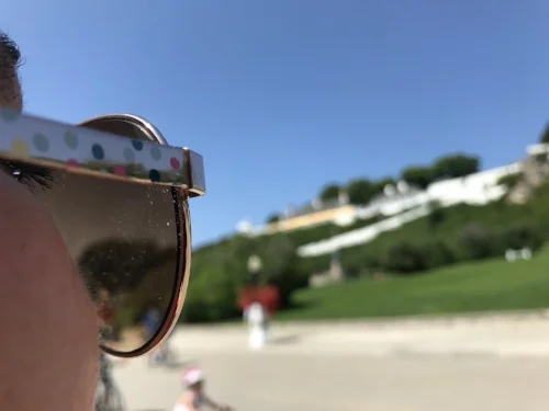 Mary looks at Fort Mackinac .