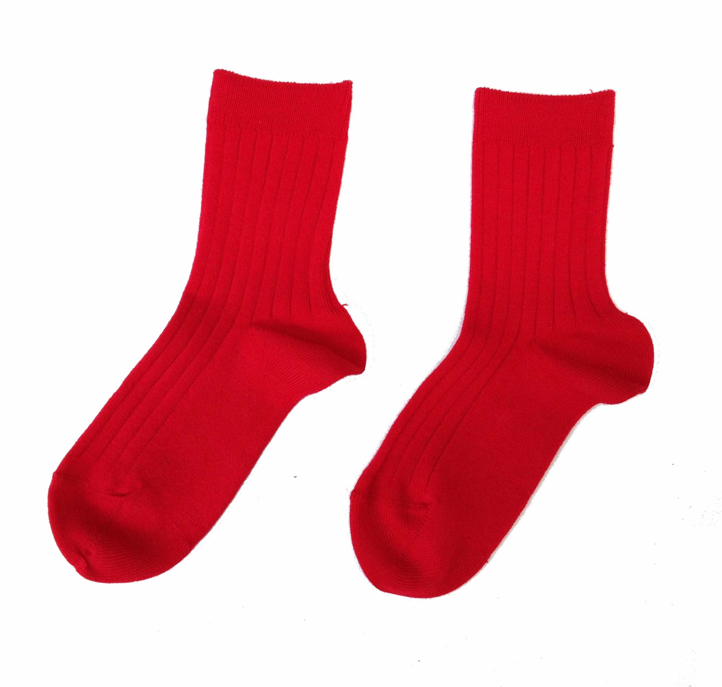 Носочки пара. Красные носки. Красный носок. Носки на белом фоне. Носки детские, красные.