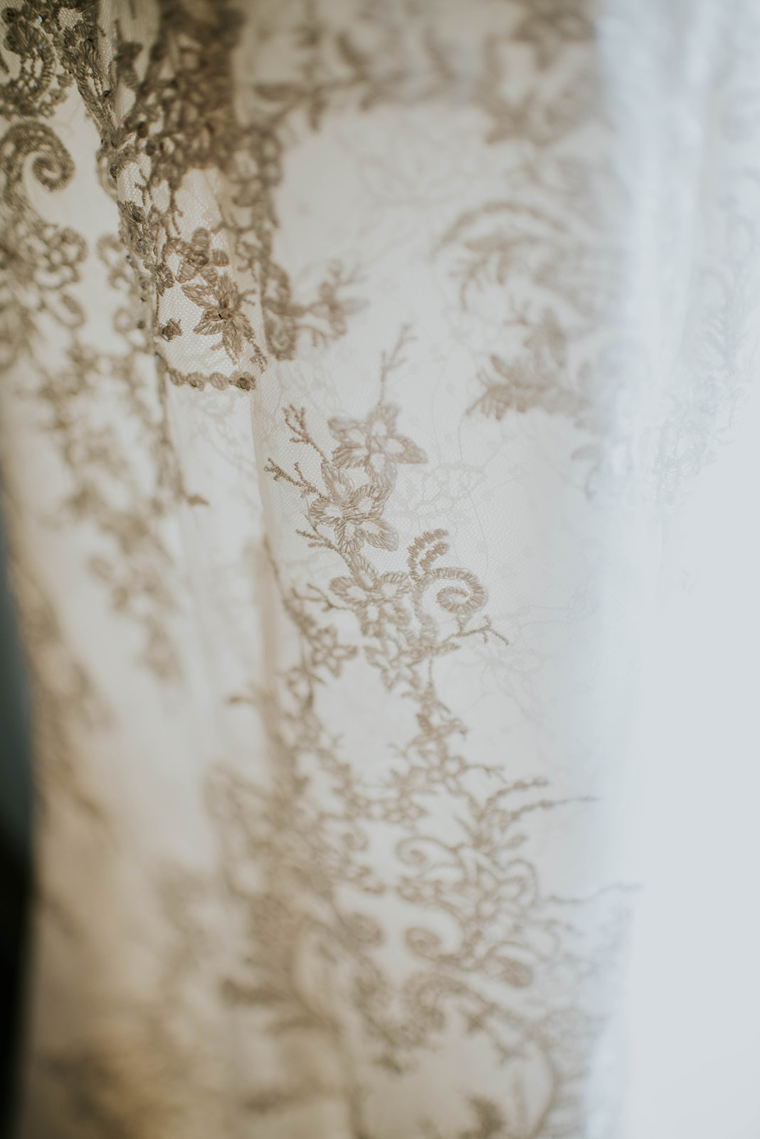Intimate Mountain Wedding at White Fence Farm in Trade, TN