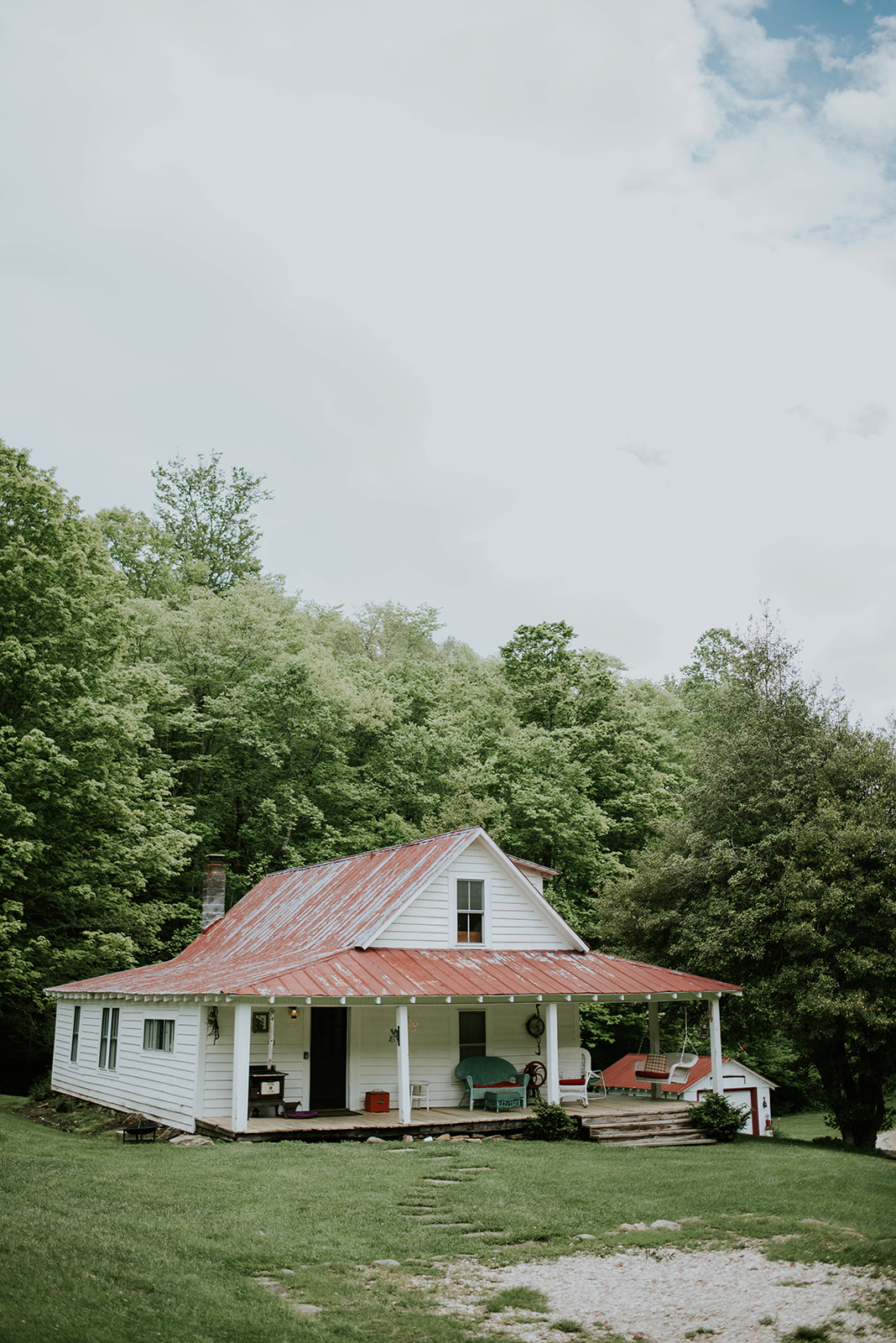 Intimate Mountain Wedding at White Fence Farm in Trade, TN