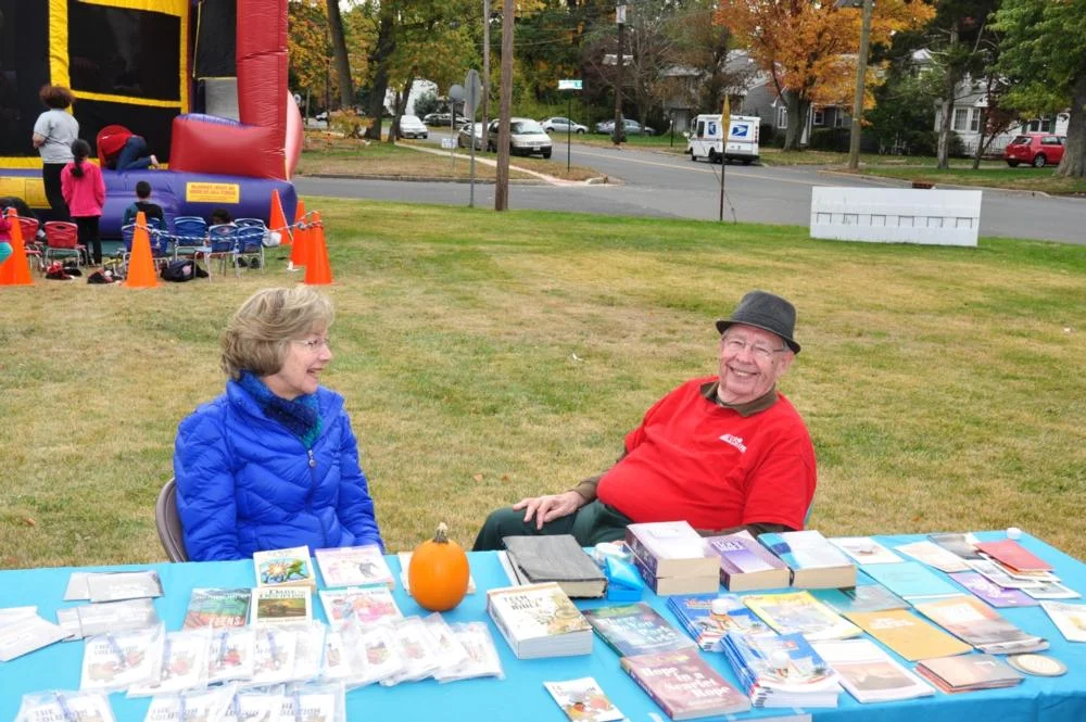 Kingsley_Holly_Books_Table_2_s.jpg