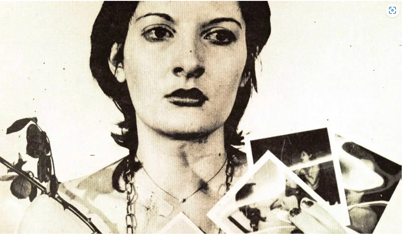 "Rhythm 0" | Marina Abramovician 