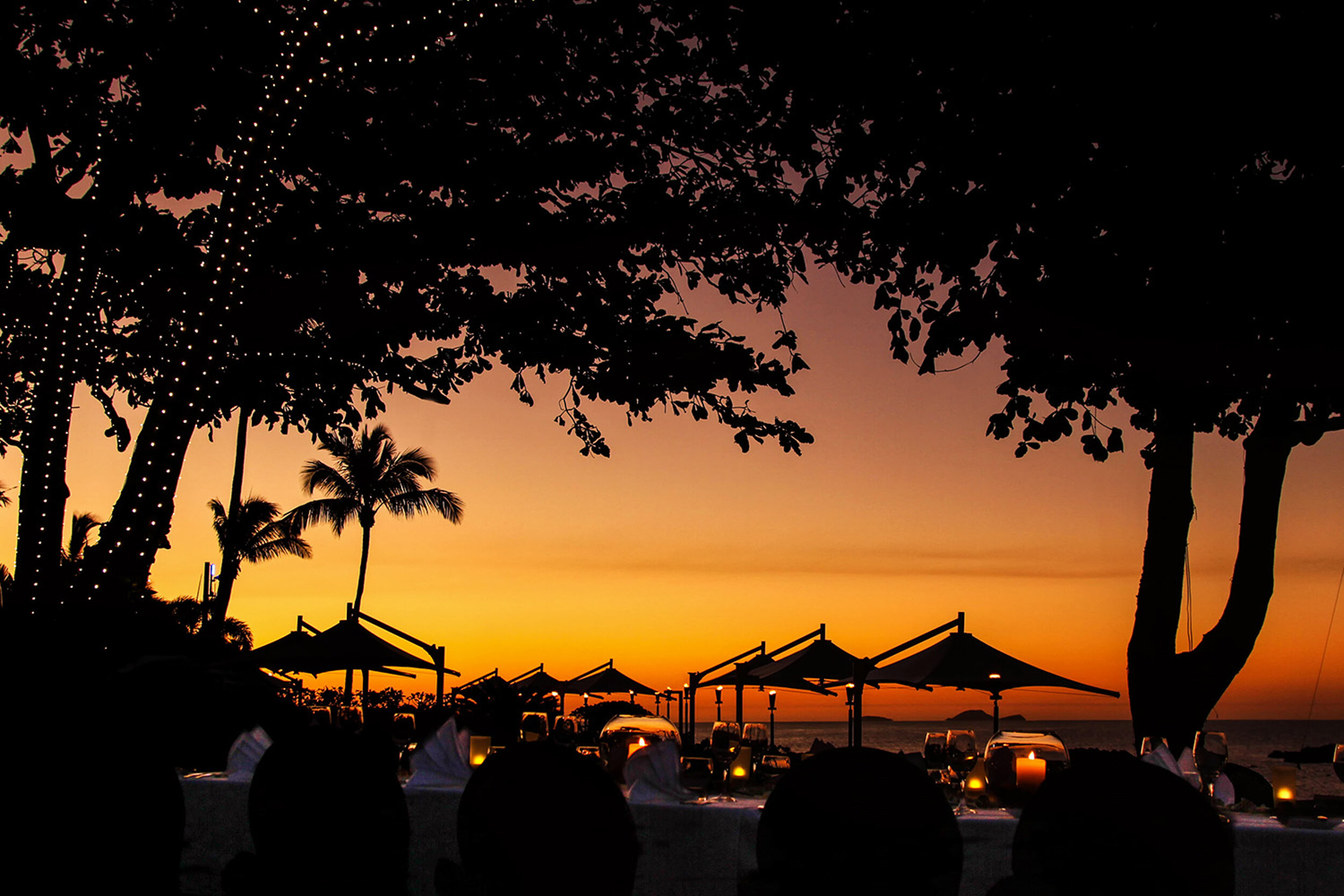DDI_Sunset_Dinning_Mermaid_Beach_web.jpg