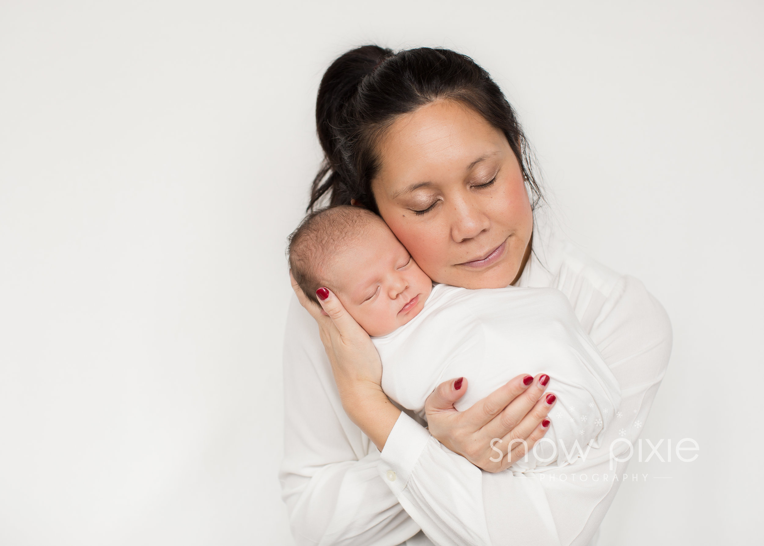 Austin Newborn Photographer / Snow Pixie Photographer - Newborn Baby and Mother