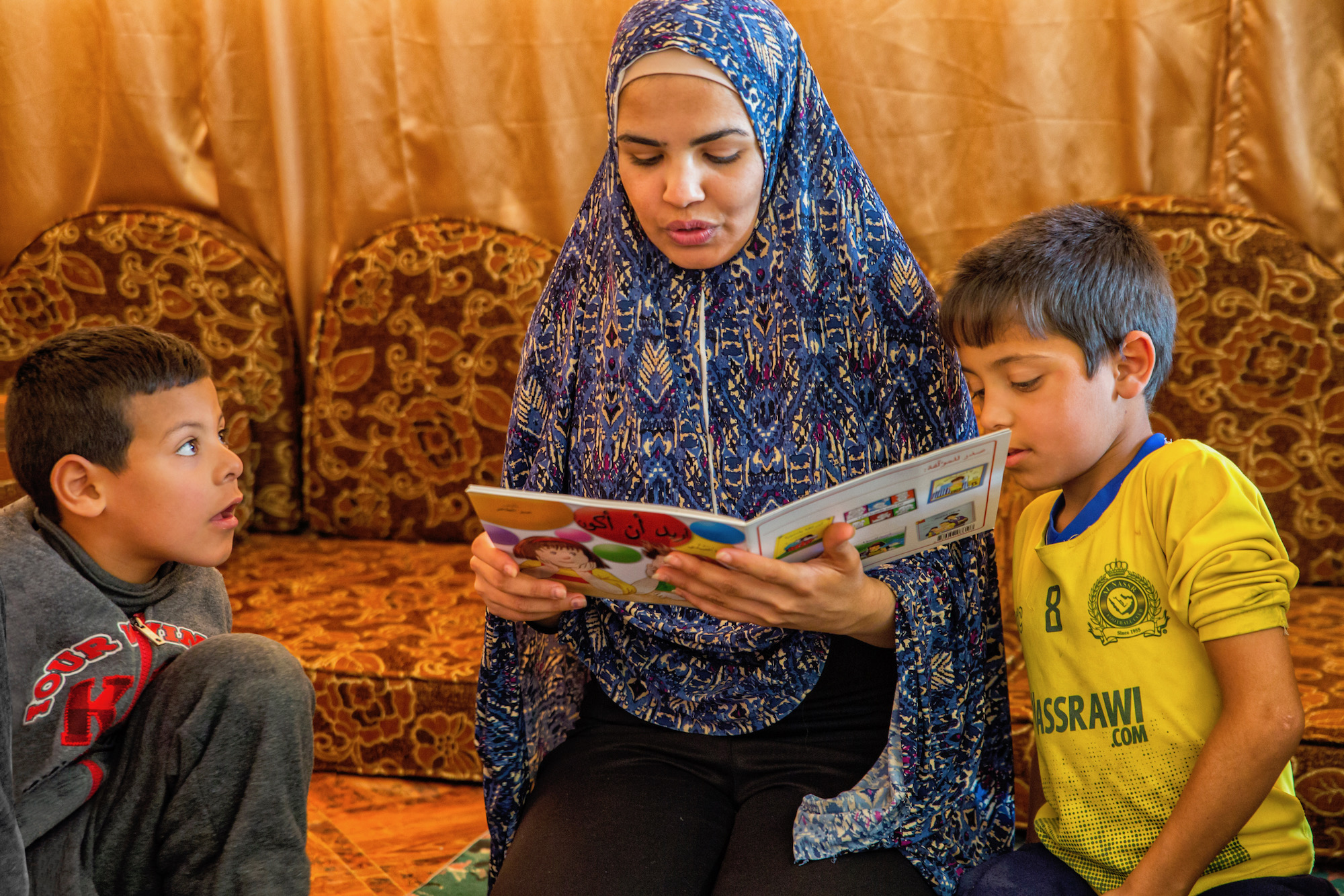 Reading sessions in Jordanian communities