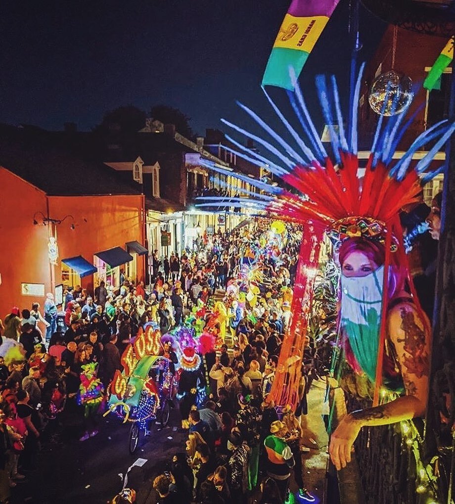 Let the revelry begin 💛💚💜 

@kreweduvieuxofficial rolls through the Marigny and French Quarter tonight! 

📸: @ellenmacomber