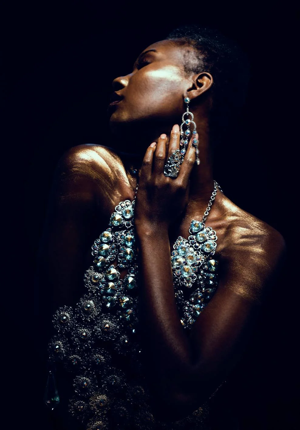 Photography: Regina Wamba Accessories: Marianna Harutunian Hair: Erika Nash Makeup: Laura DuVall Makeup Artistry Model: Cianneh Browne