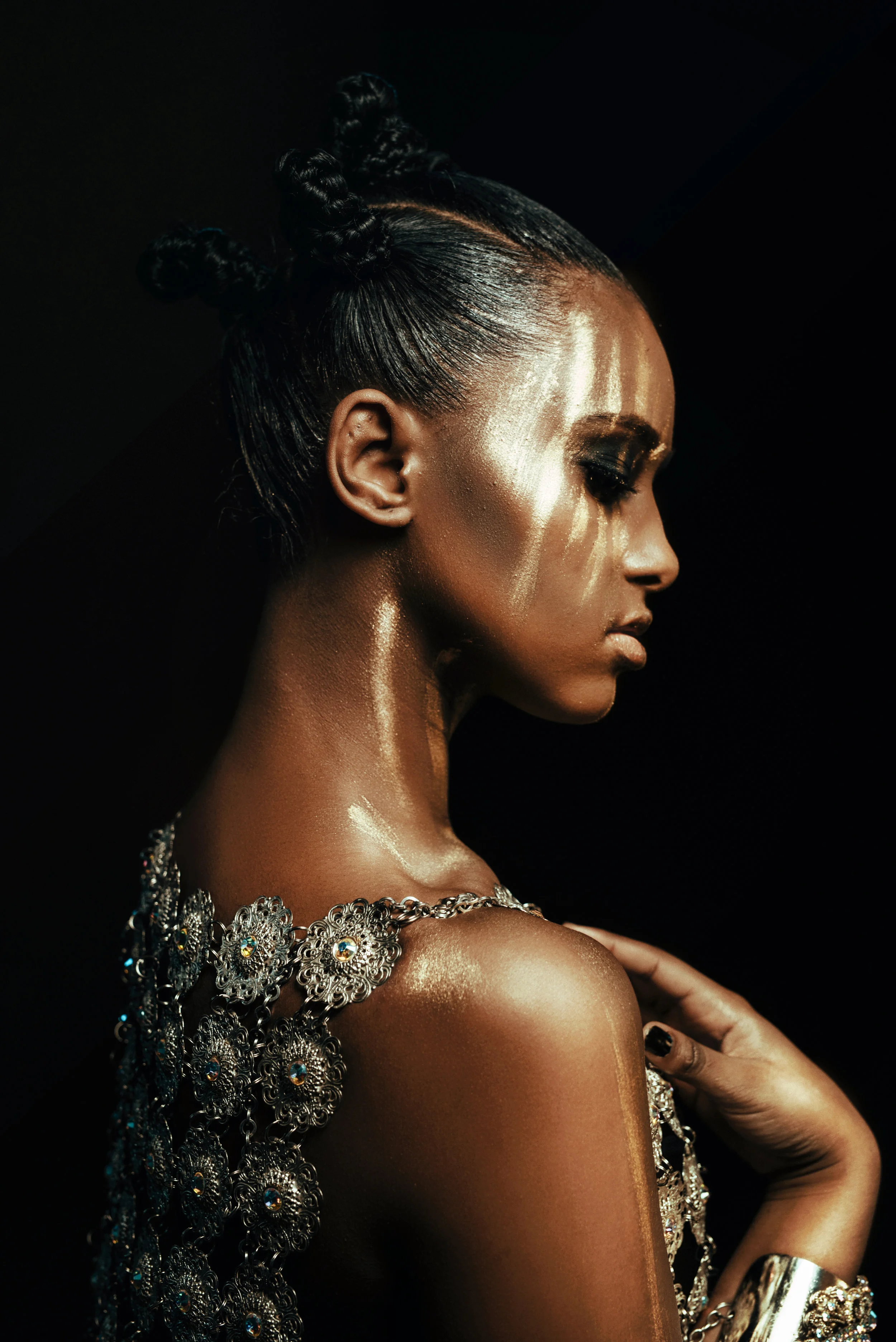   Photography:&nbsp;  Regina Wamba   Accessories:&nbsp;  Marianna Harutunian   Hair:&nbsp;  Erika Nash   Makeup: Laura DuVall Makeup Artistry    Model: Feven Teferie     