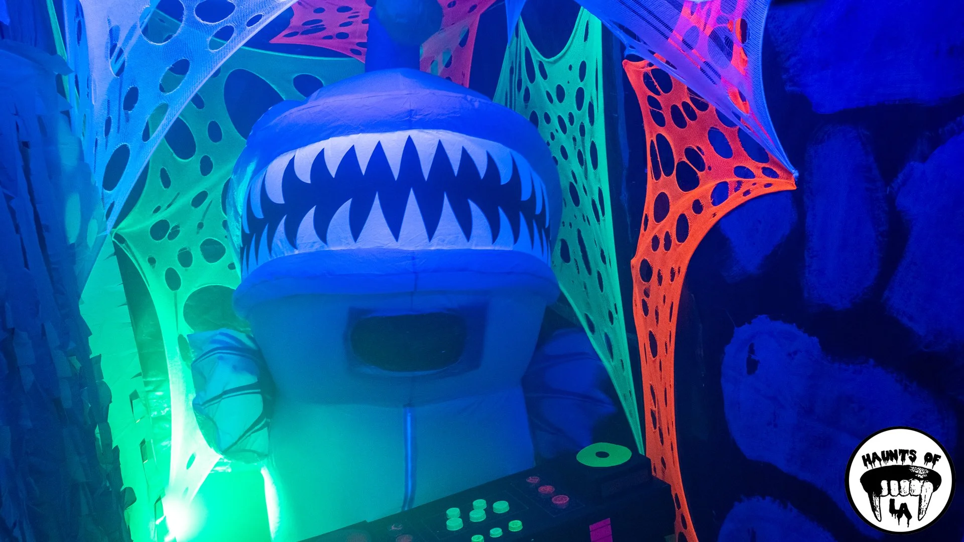 25.09.27 - HOLA EWP Simp Into The Abyss -08.jpg