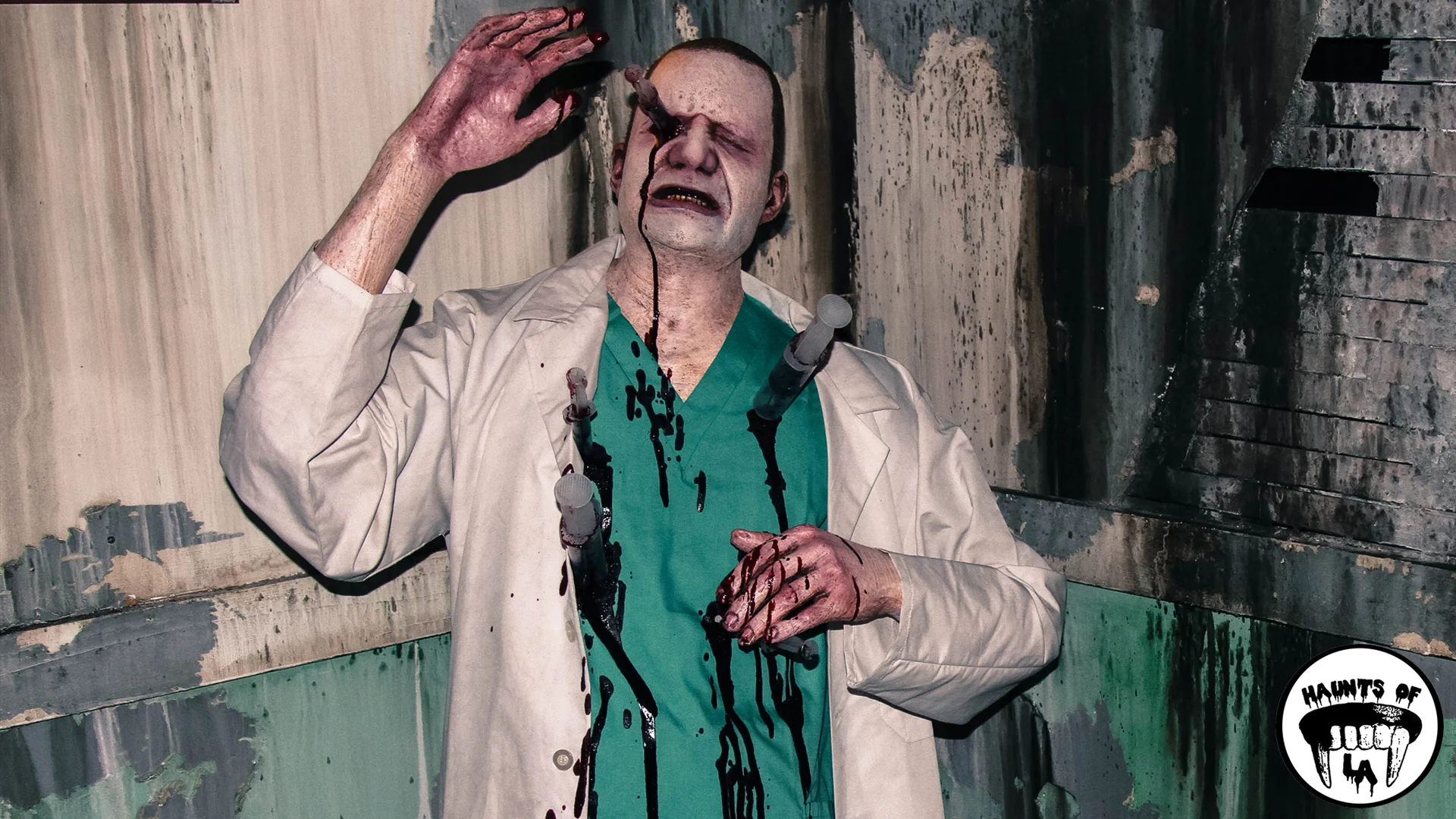 hola 18.08 ScareLA.jpg