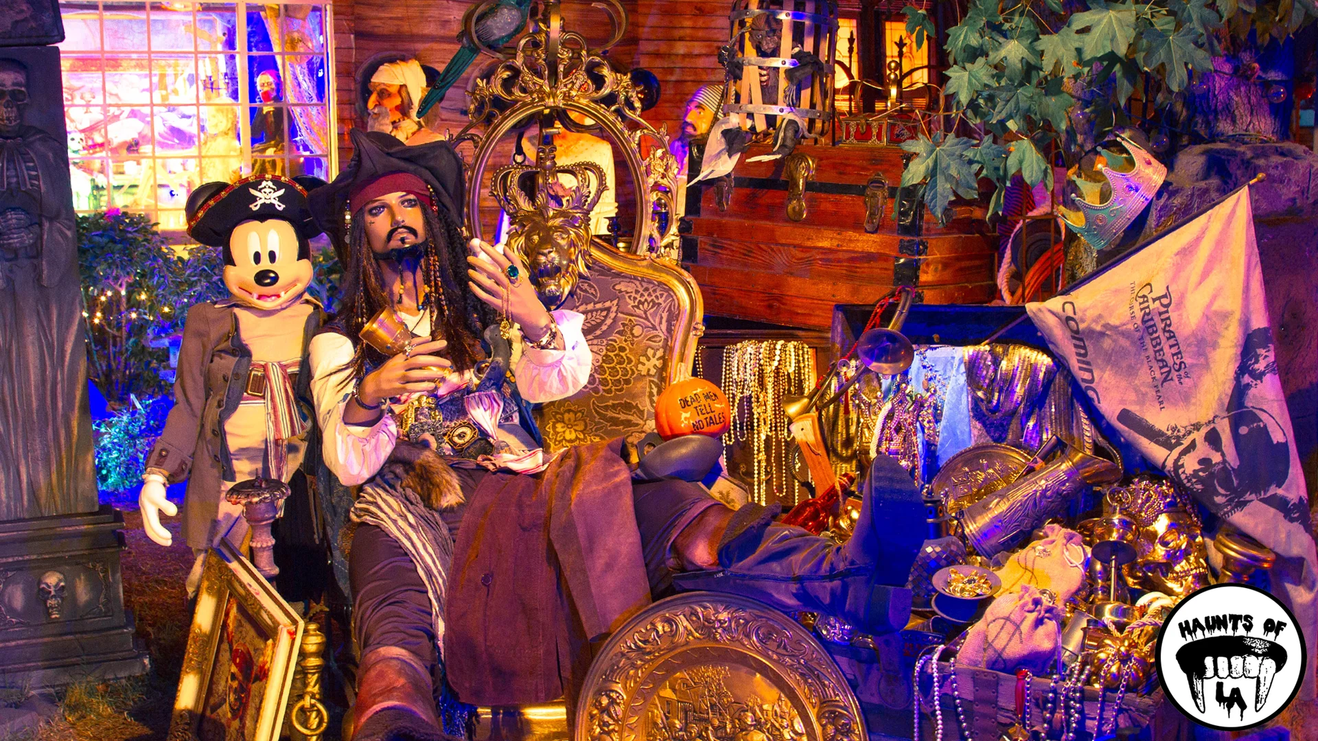 HOLA 18.11.04 Holiday Fantasies 1.jpg