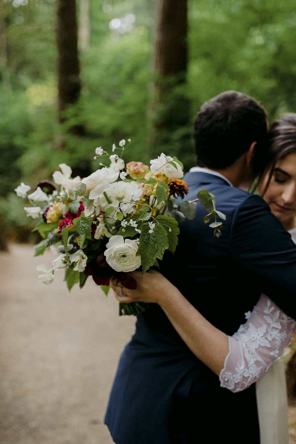portland-oregon-wedding-florist-bride-flowers.jpg