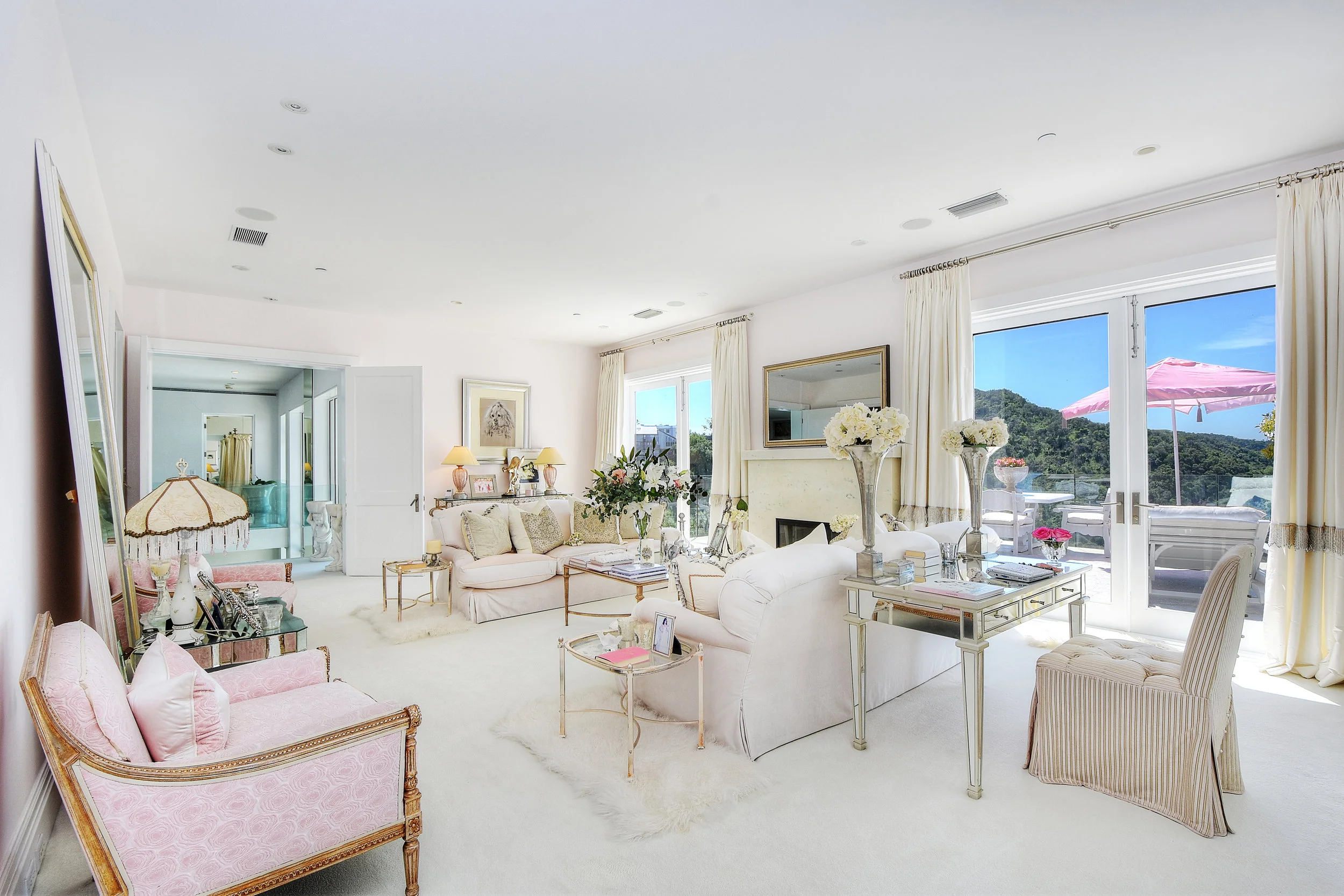 VILLA ROSA A TOUR INSIDE — Very Vanderpump