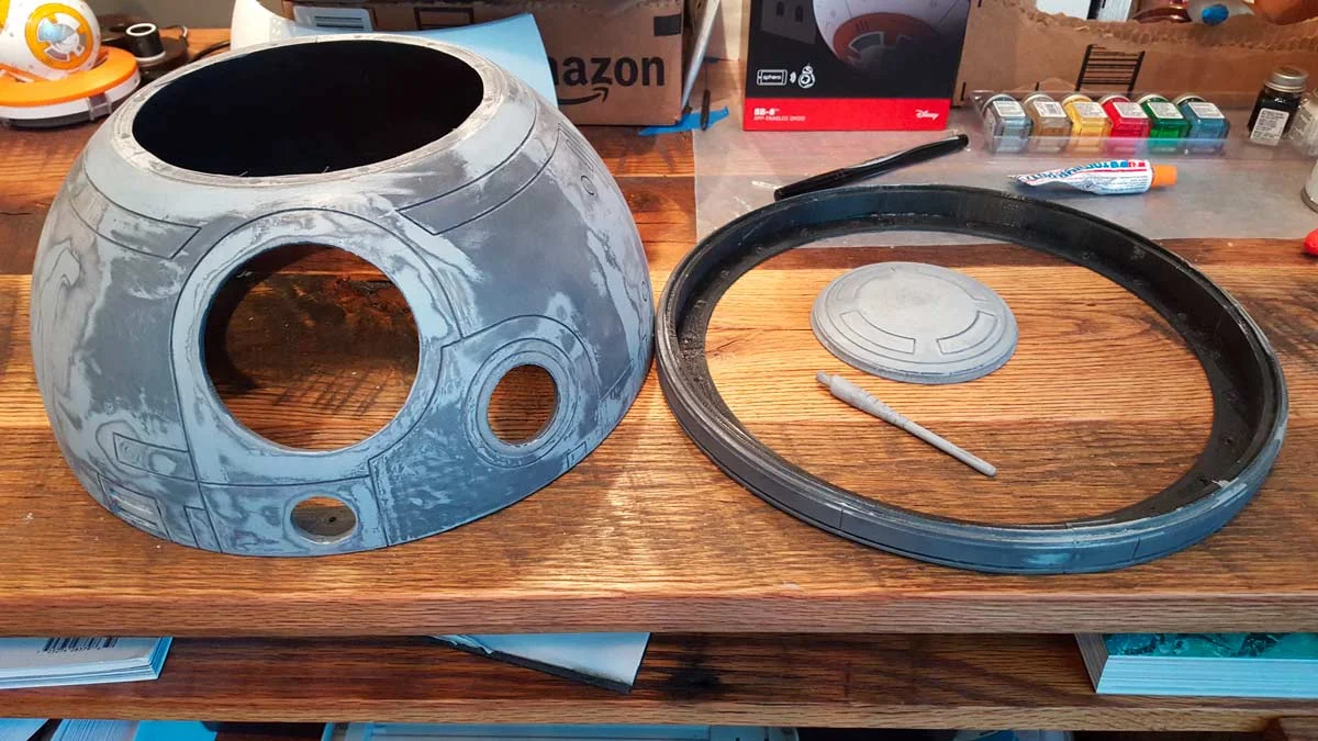 The biggest challenge was smoothing out the dome. Unlike some of the other pieces there was no room for negotiation here. Being the main focal point of the droid, this thing had to be SMOOTH. I think I went through 5 or 6 rounds of sand/prime/sand, but it ws totally worth it in the end. 