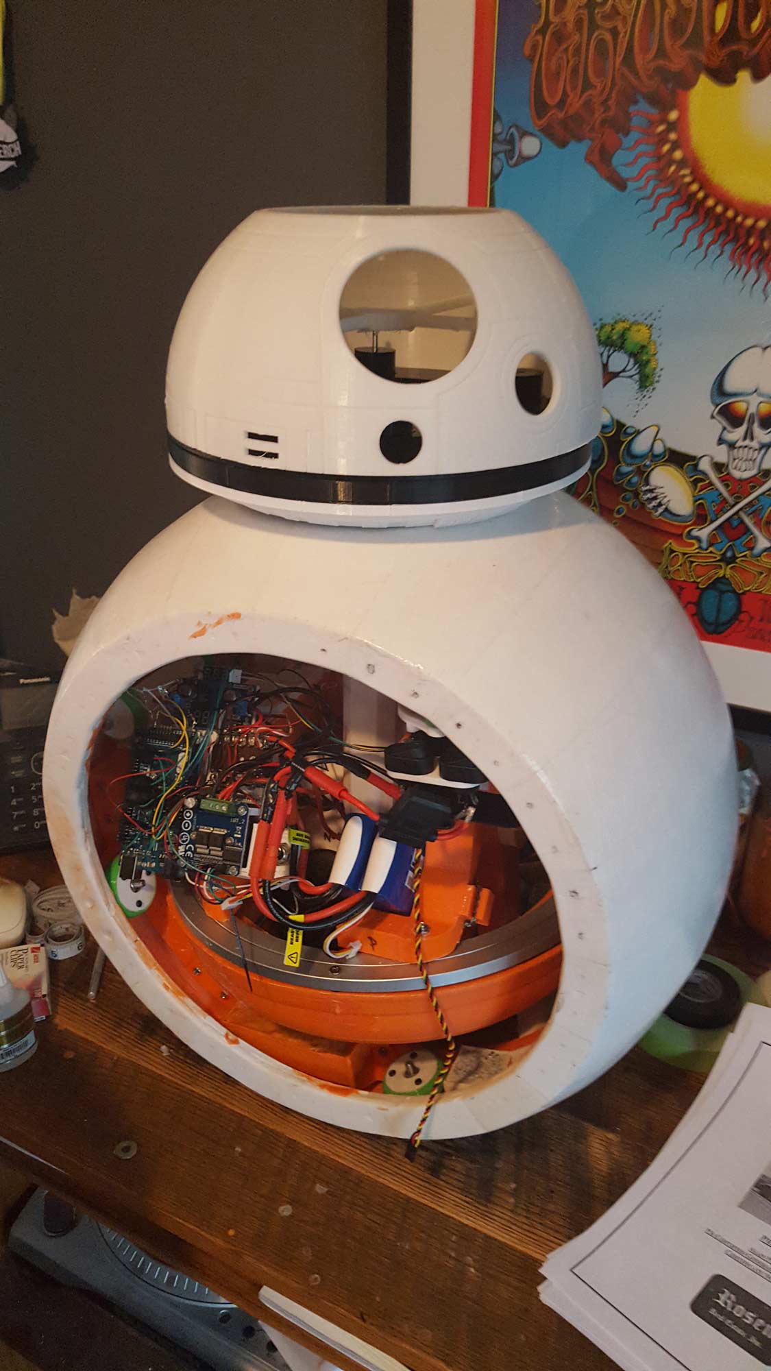 96% head sitting atop the droid. I lso printed a one piece skirt/ring/interal structure combo to support the wheels and magnetic coupling. 