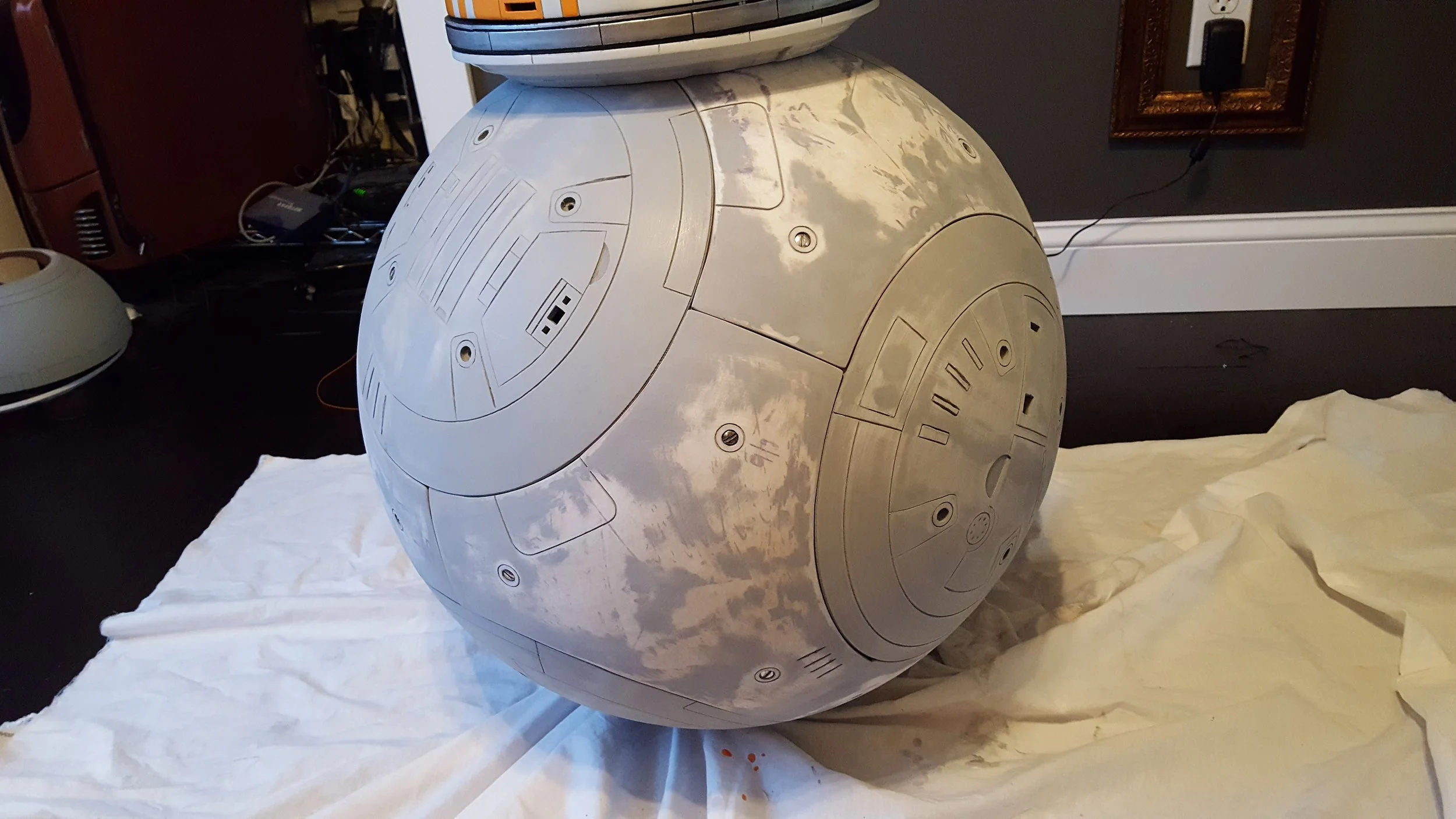 The panels are all on and fitting well. The gaps aren't too bad and weathering will hide a bit of the hairier ones, overall the ball is real smooth. I'm ready for paint to start on the panels (triangles need some work still). But first I am going to do some testing on my internal dome mechanism (see next section). 