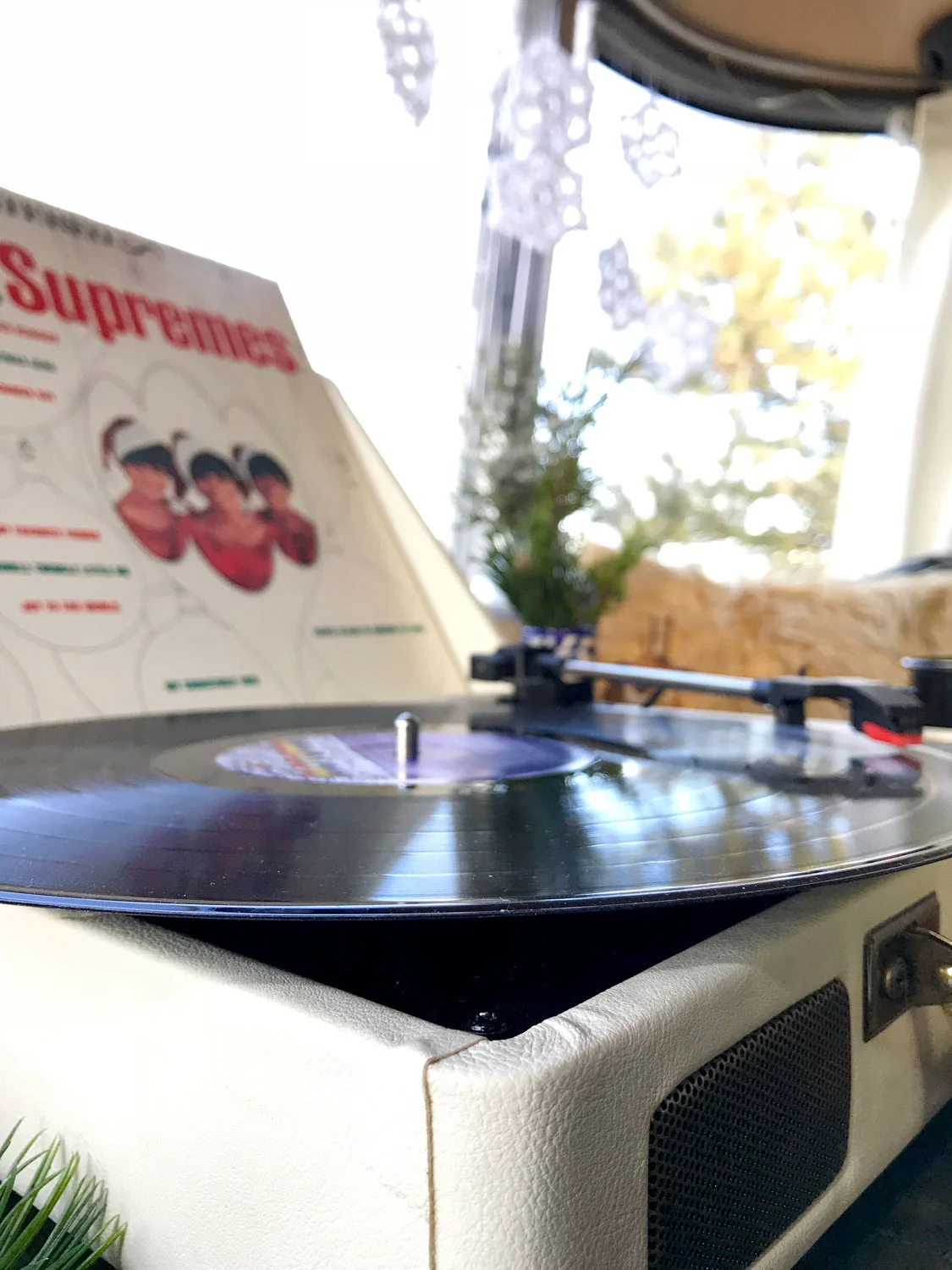 christmas-in-the-camper-04.jpg
